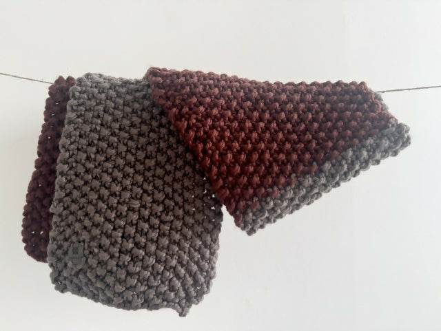 MID-LENGTH COSY CHUNKY 2-COLOUR SCARF - MAHOGANY & FAWN