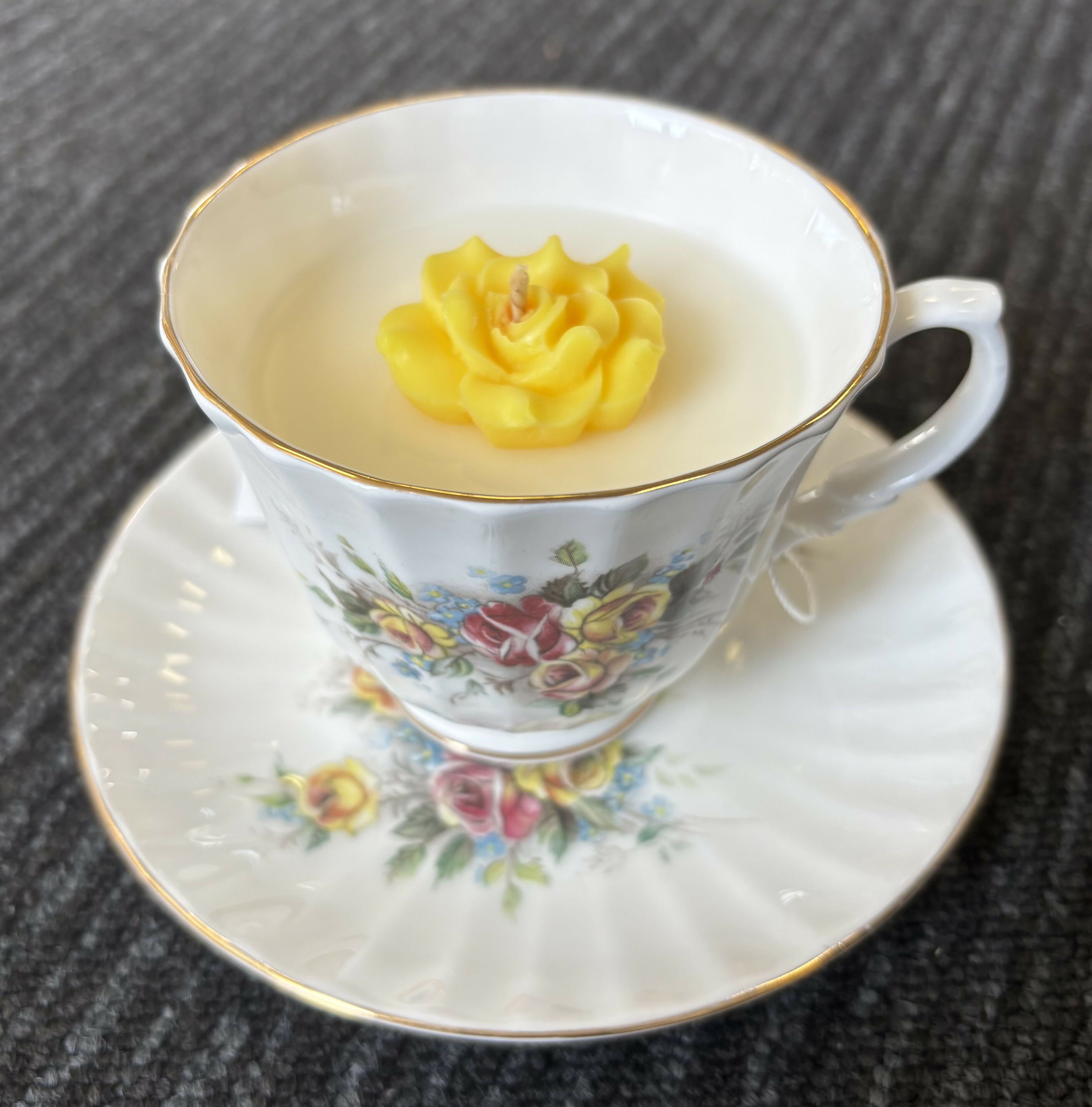 Vintage Teacup Candle - Rhubarb and Custard
