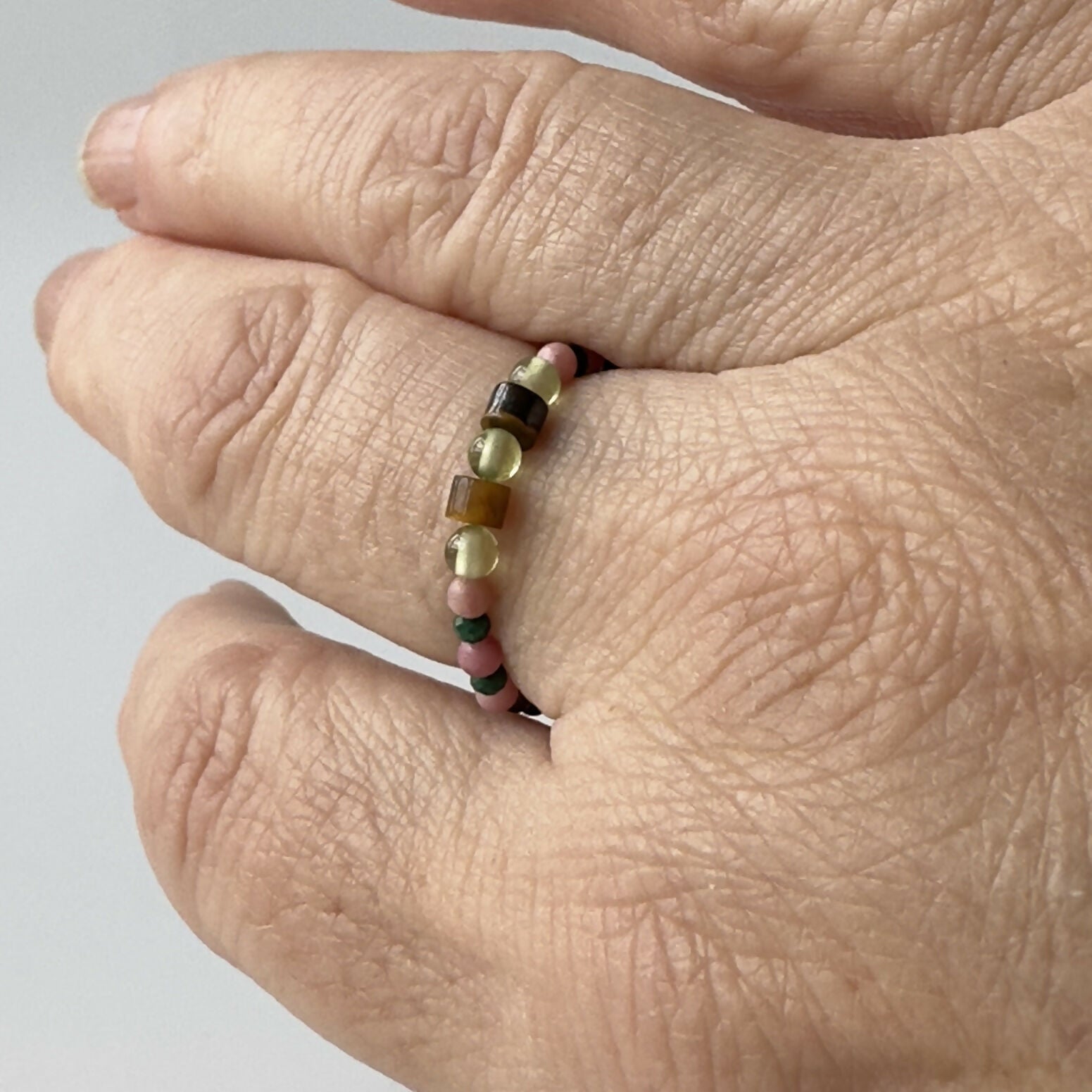 HEALING CRYSTAL STRETCH RING TO HELP WITH GIVING & RECEIVING LOVE
