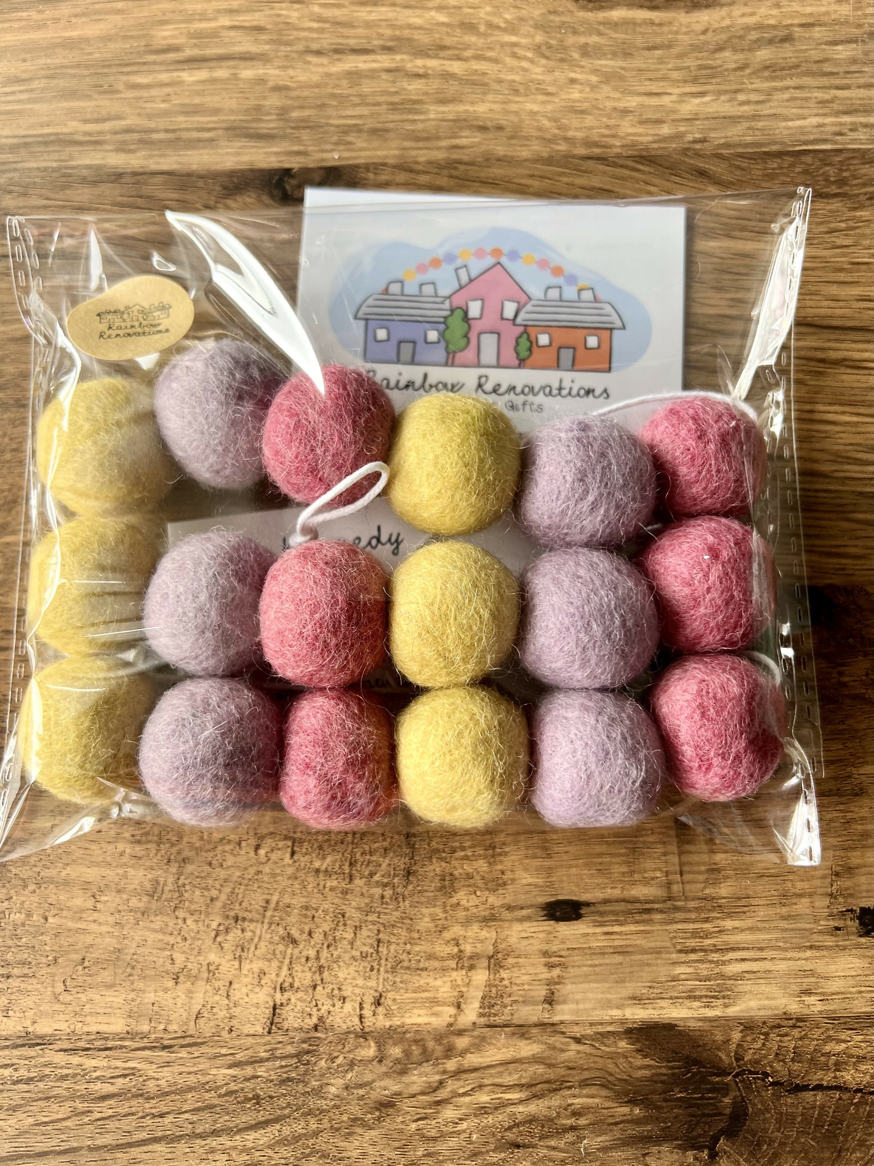 Feltball Garland (18 feltballs)