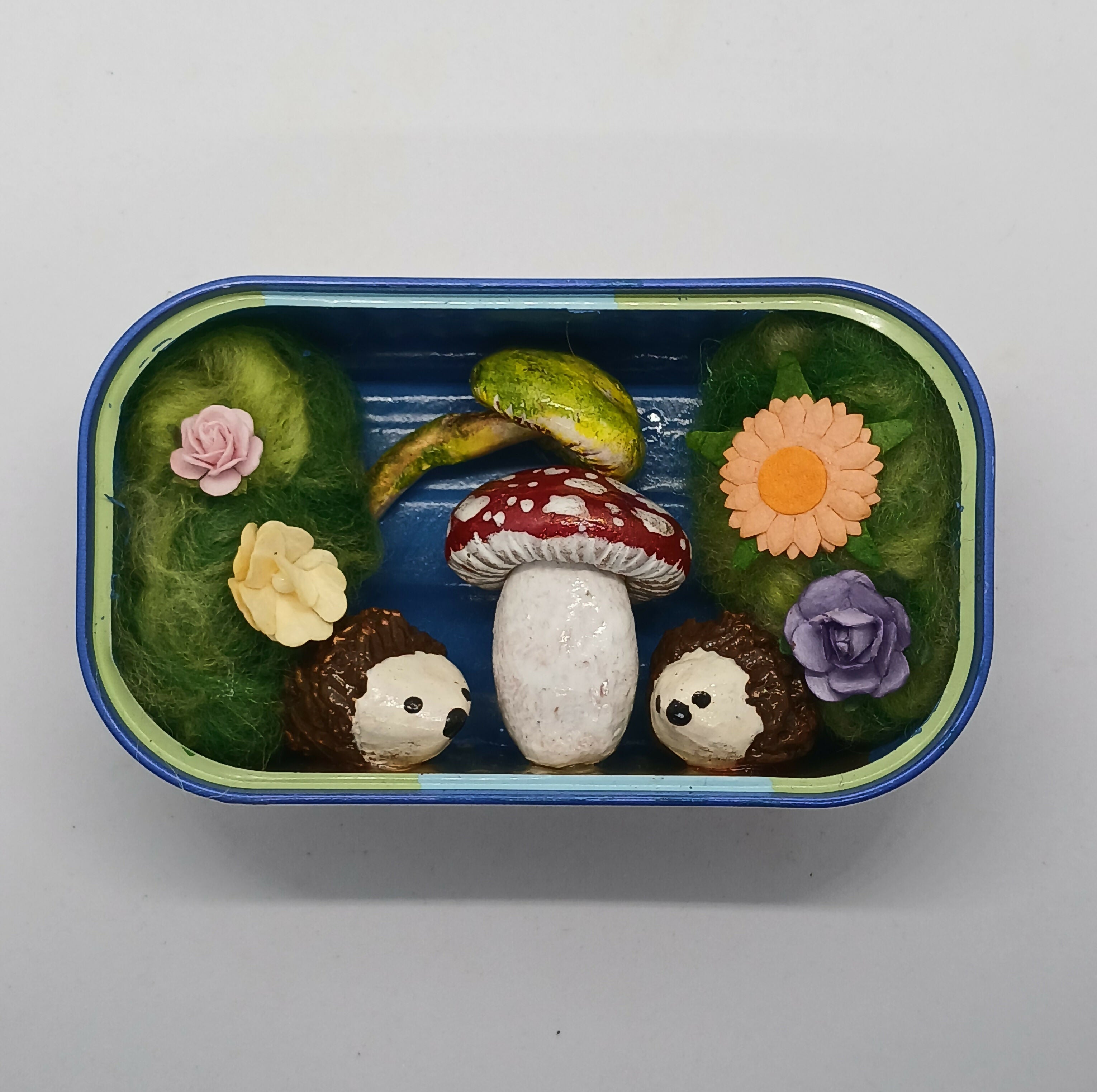 Toadstool and Hedgehog Desk Pet/Buddy Tin