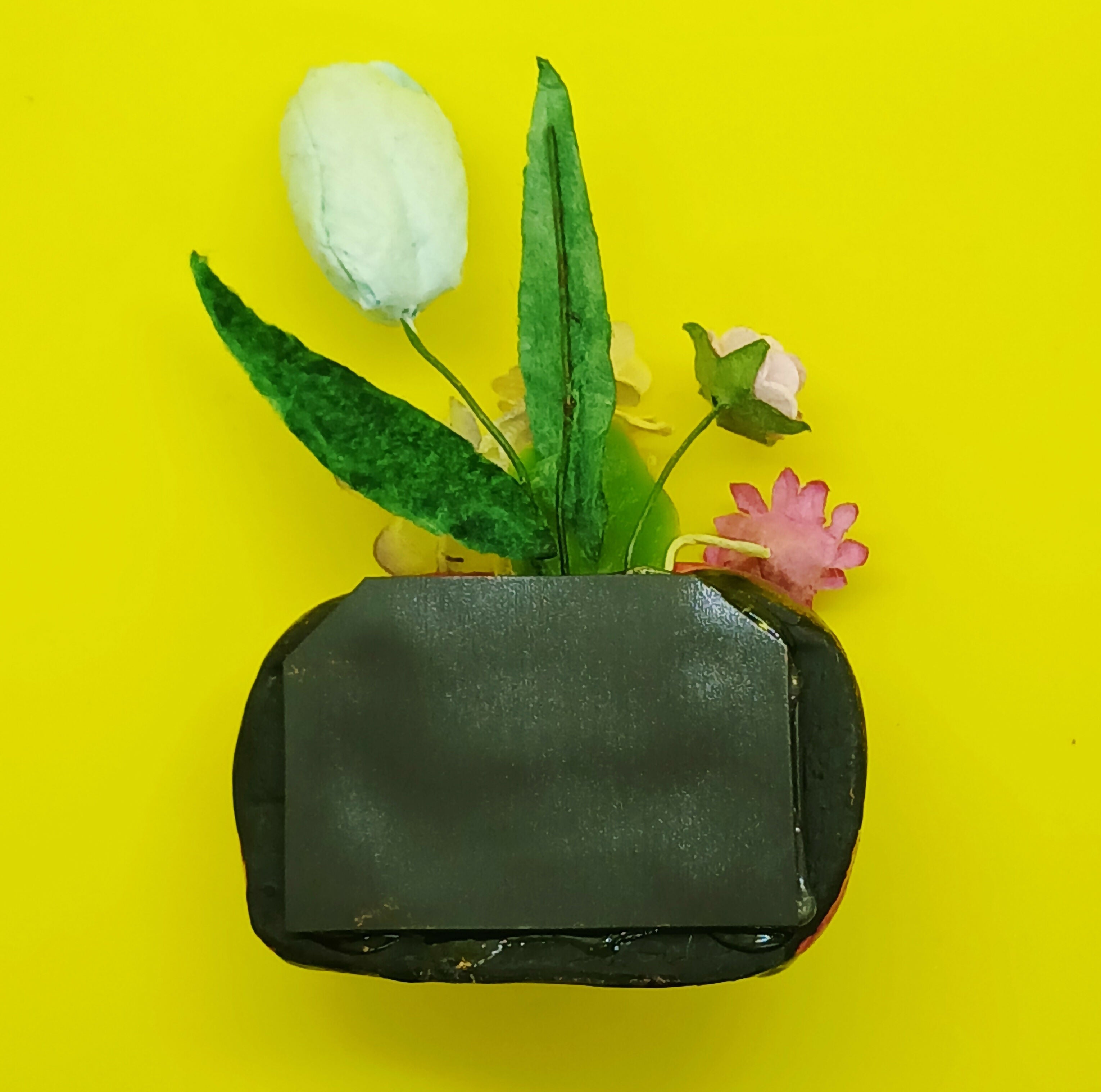 Flower and Vase Magnet