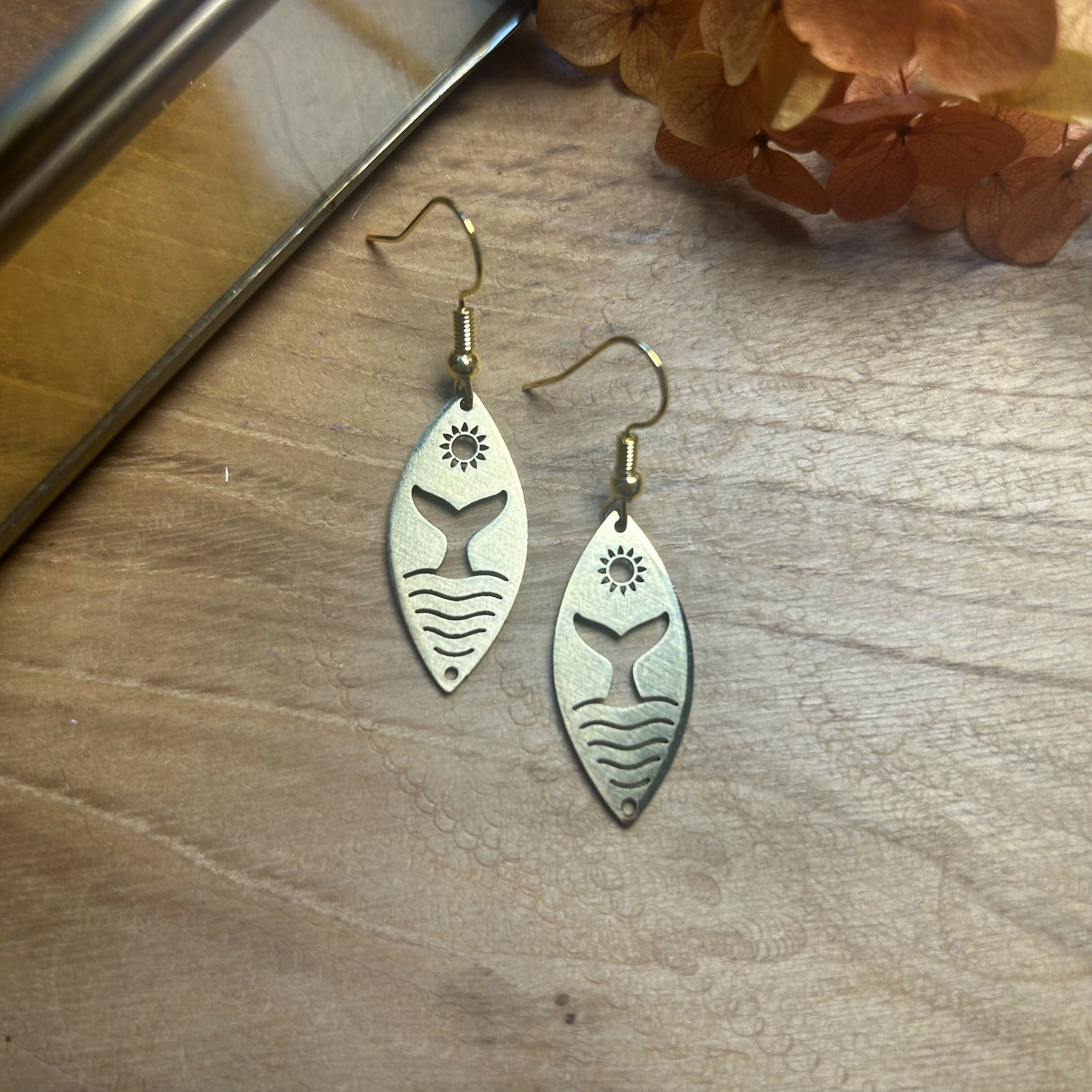 Lovely Whale Tail Earring