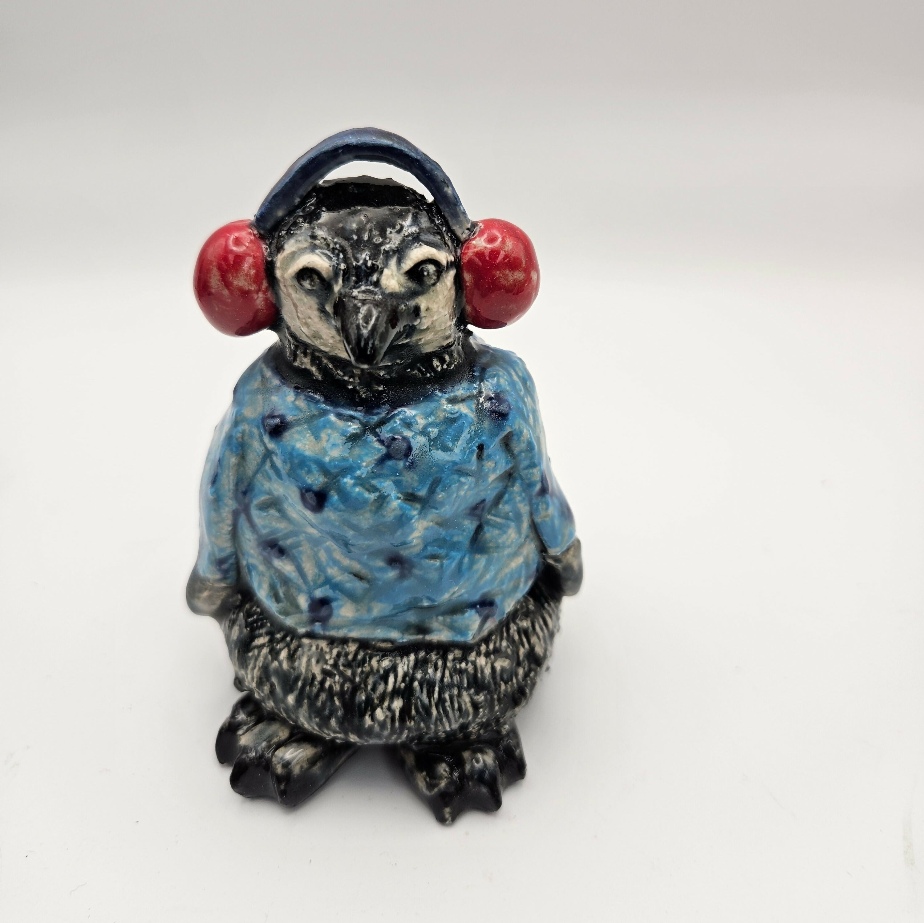 ENCHANTING CERAMIC PENGUINS