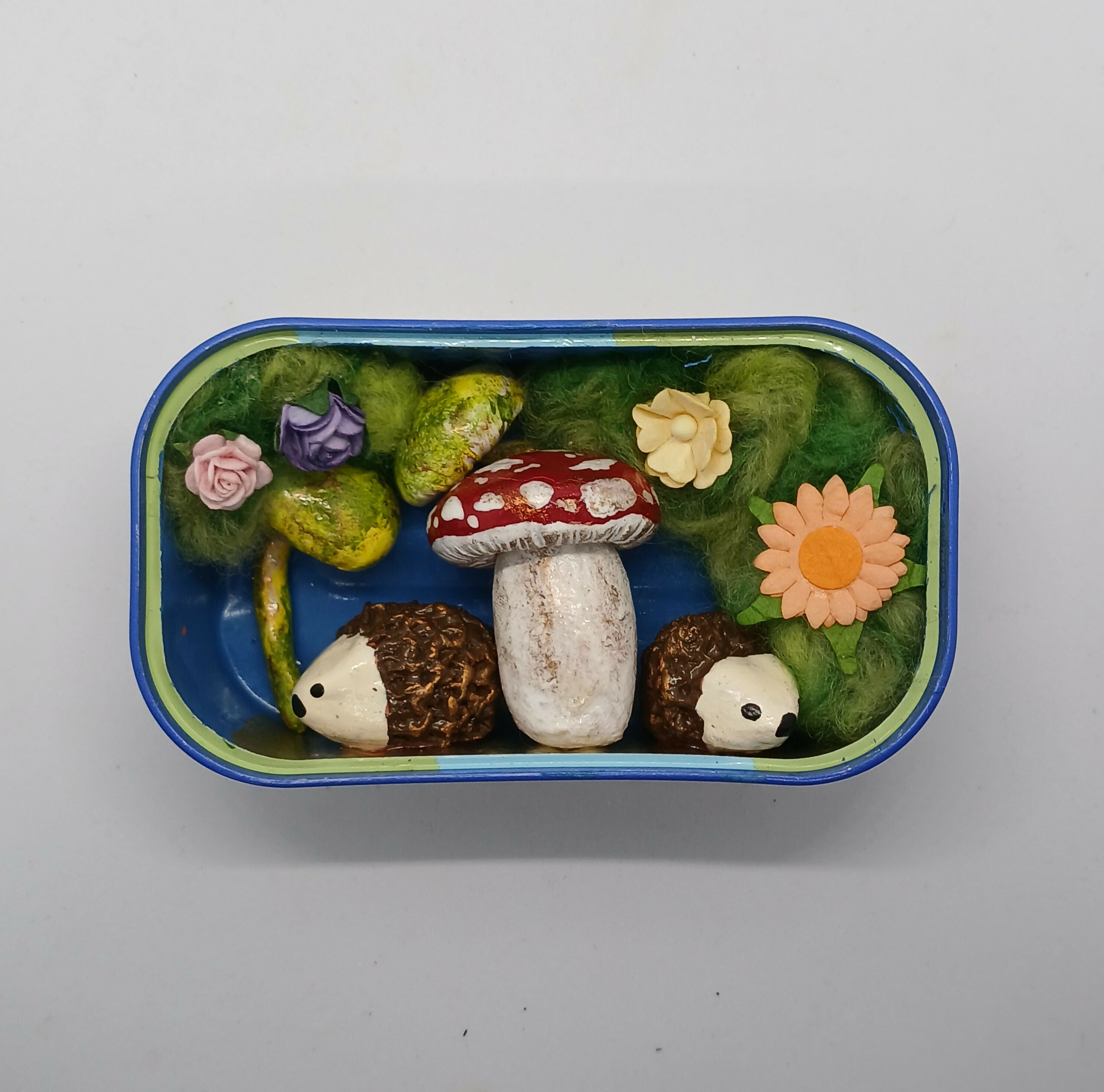 Toadstool and Hedgehog Desk Pet/Buddy Tin