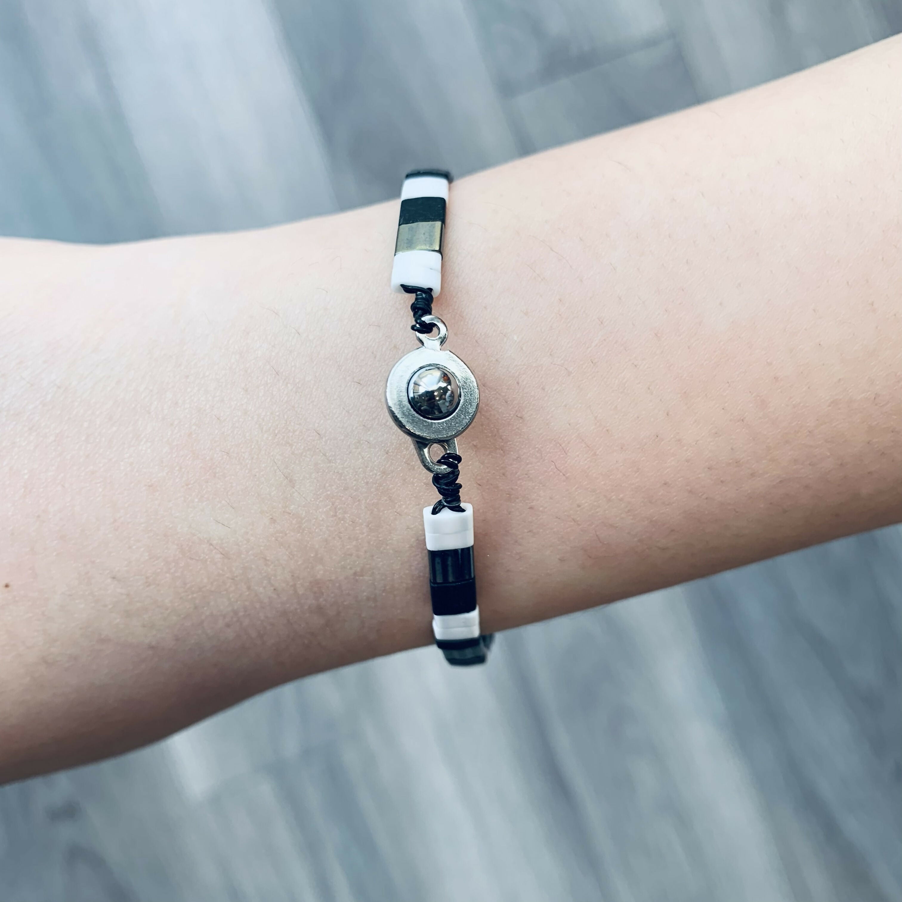 Japanese Tila Glass Bead Bracelet - Black & White