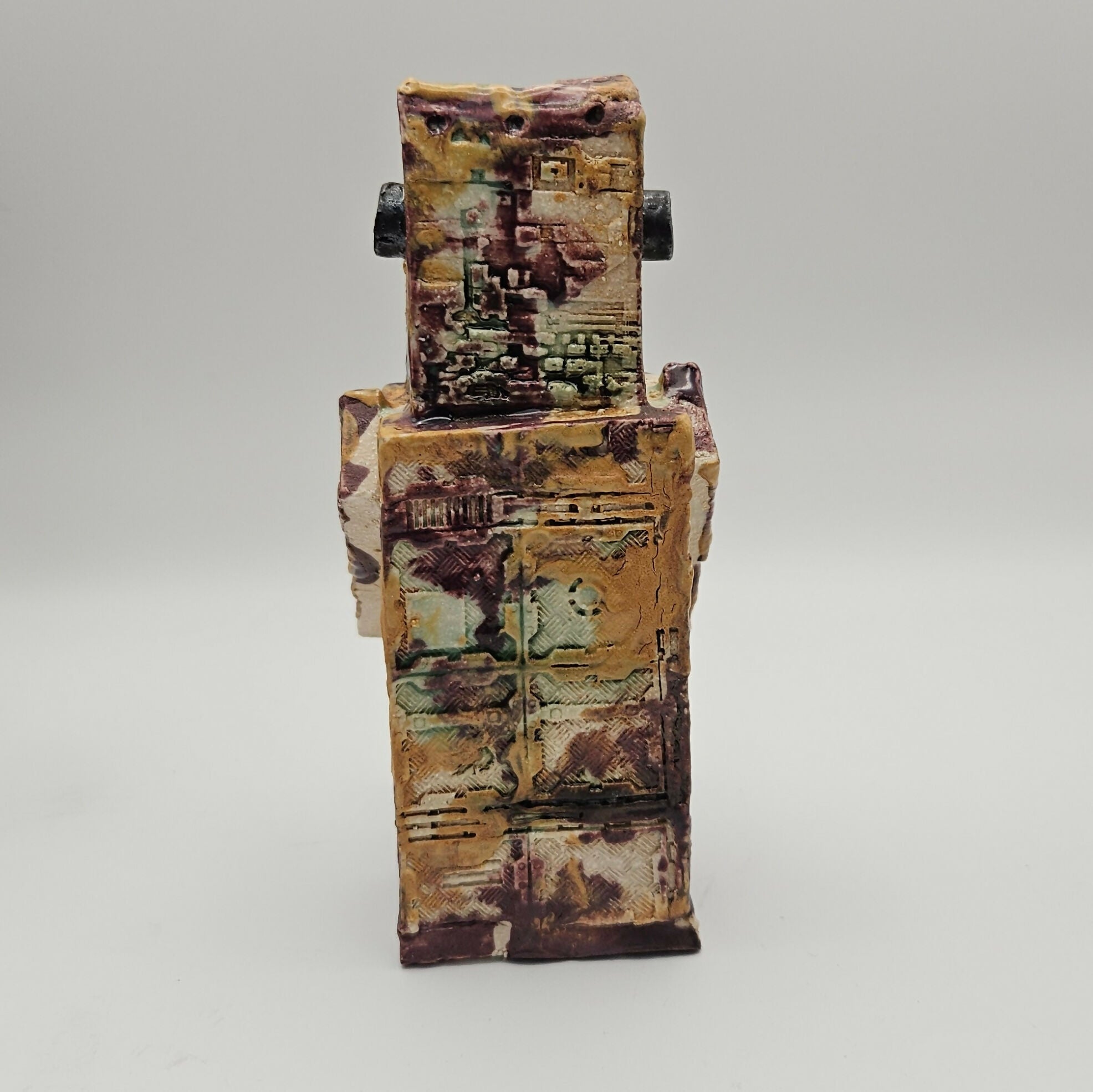 QUIRKY CERAMIC ROBOT SCULPTURE