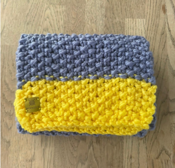 MID-LENGTH COSY CHUNKY 2-COLOUR SCARF - OCEAN BLUE & BRIGHT LEMON