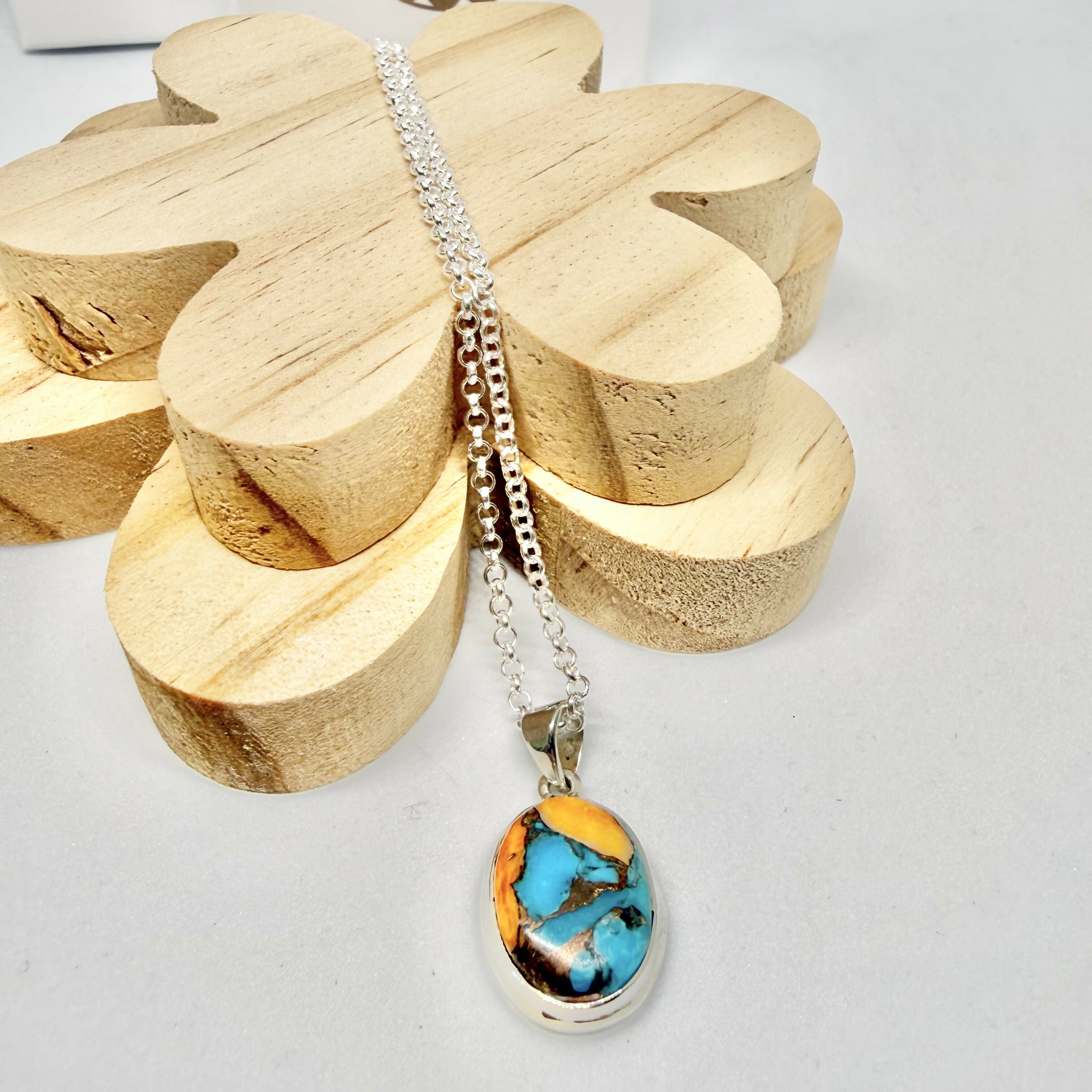 OYSTER TURQUOISE NECKLACE