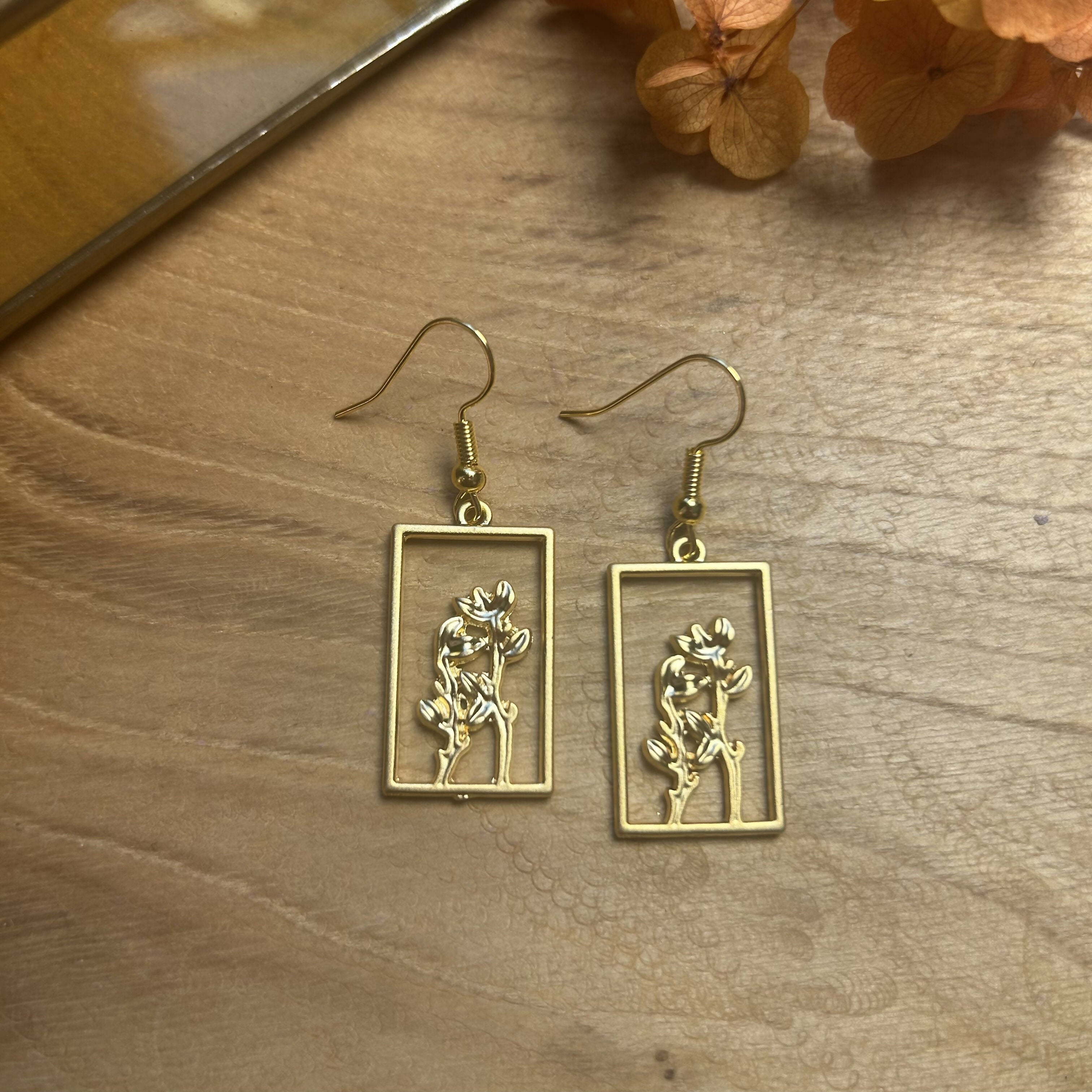 Lovely Japanese Inspired Flower Earrings