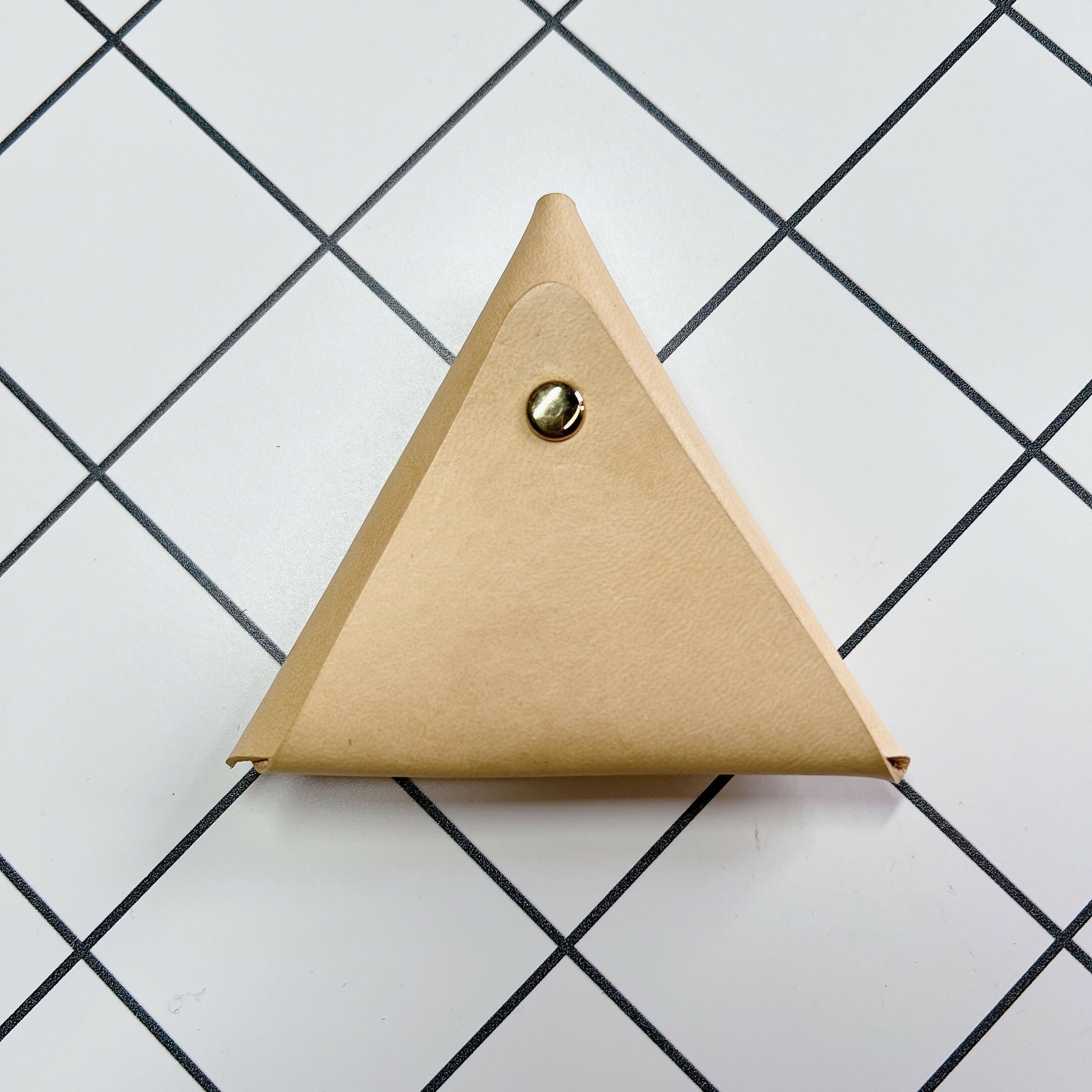 Fold Edge Triangle Leather Coin Case
