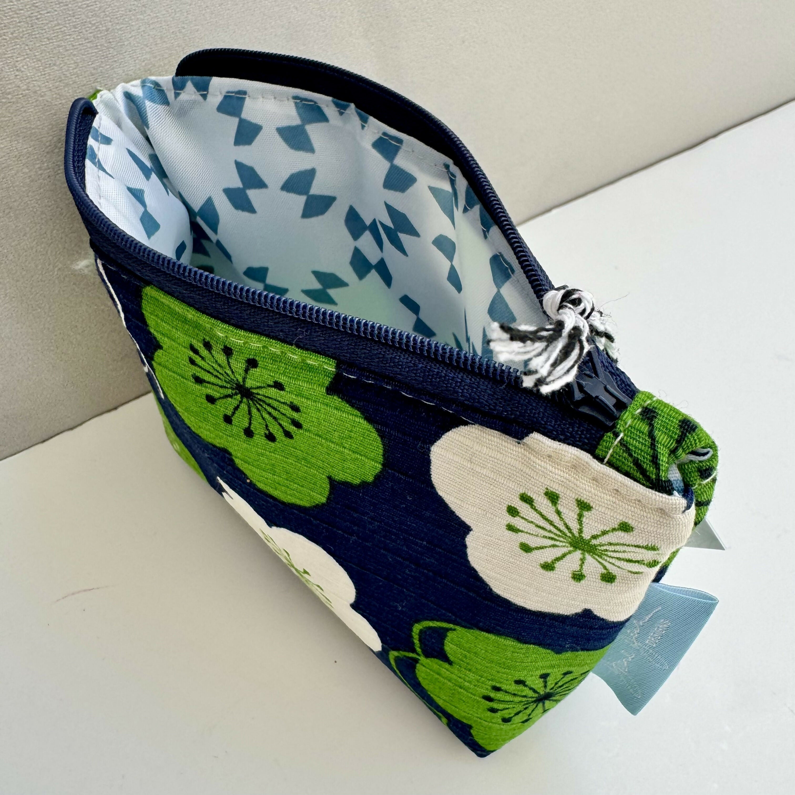 Small Make Up Bag - Green Retro Flower