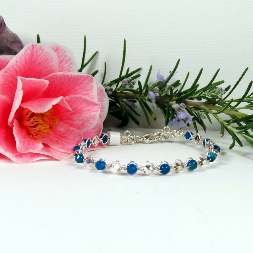 17cm Silver Plated Stacking Bracelet with Faceted Silver Haematite Cubes & Faceted Blue Agate