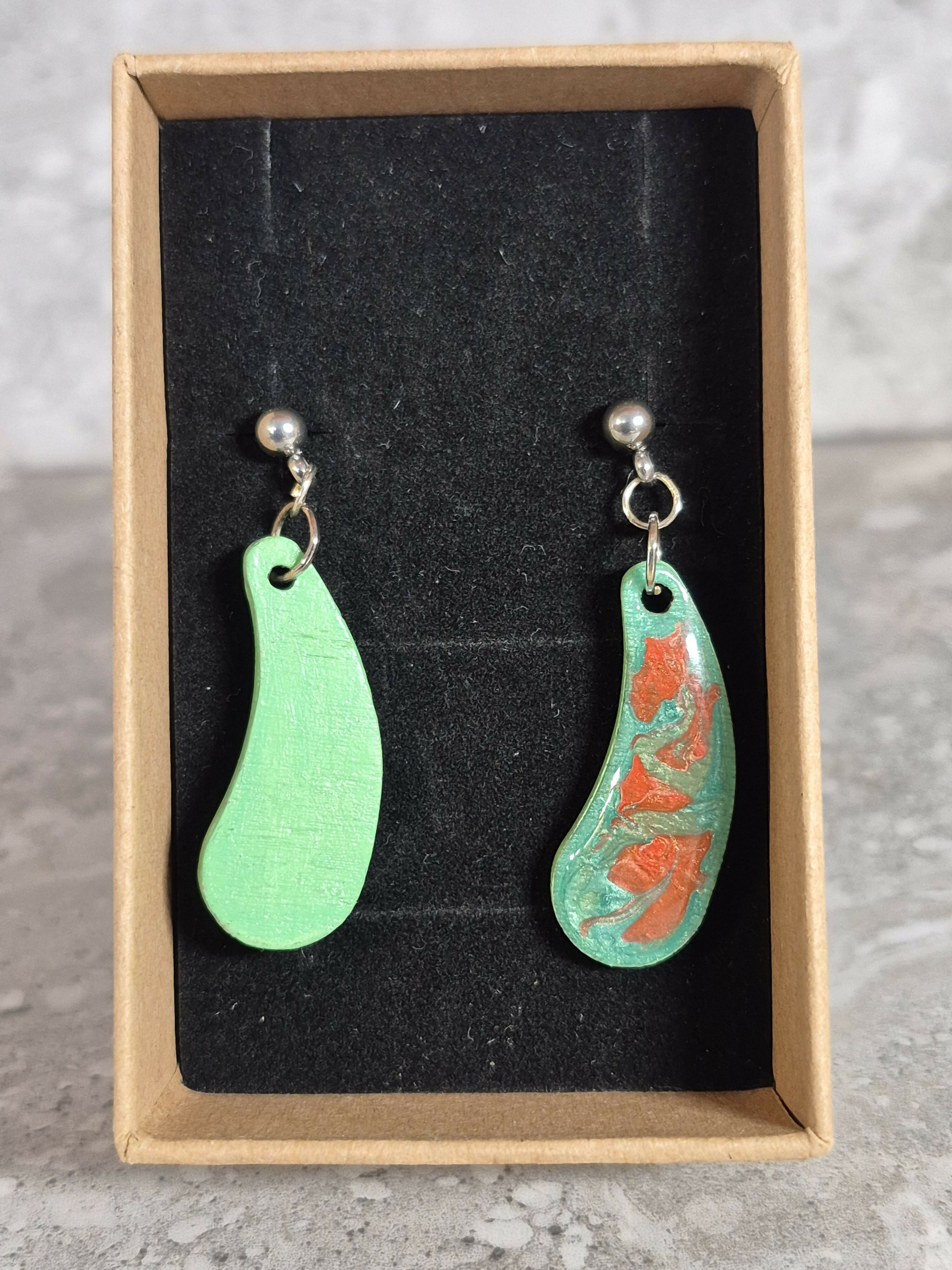 Handcrafted Teardrop Shaped Green And Red Earrings