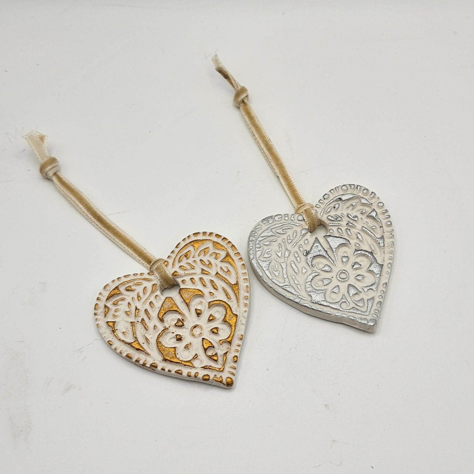 GORGEOUS PORCELAIN HEART DECOARTION