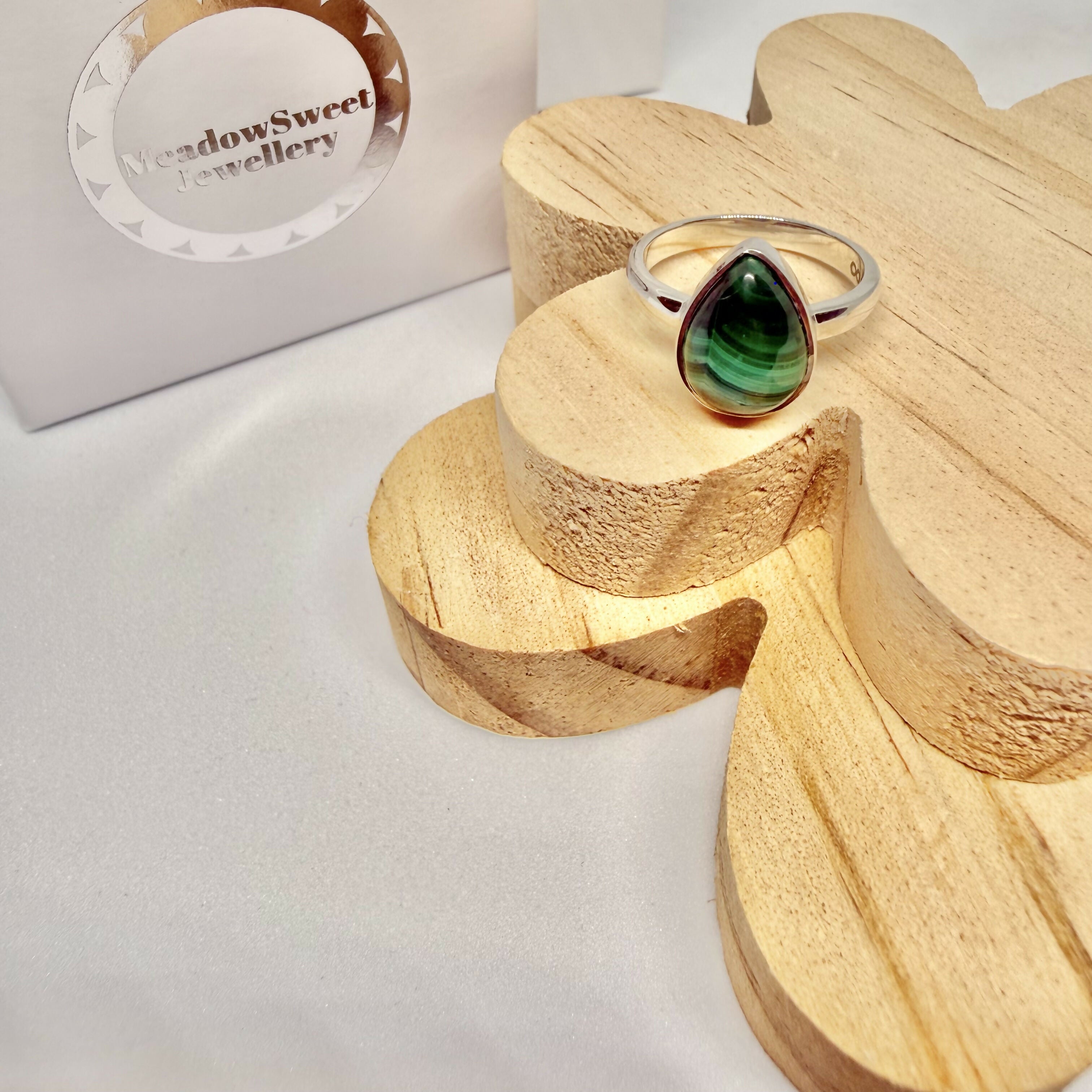 MALACHITE TEARDROP RING SIZE N