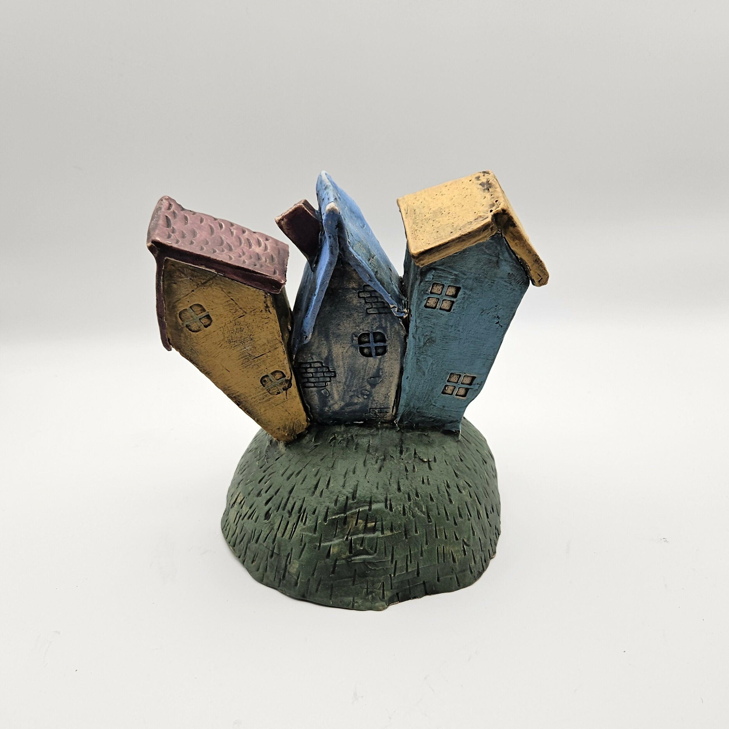 RUSTIC CERAMIC TOWNHOUSE ON HILL