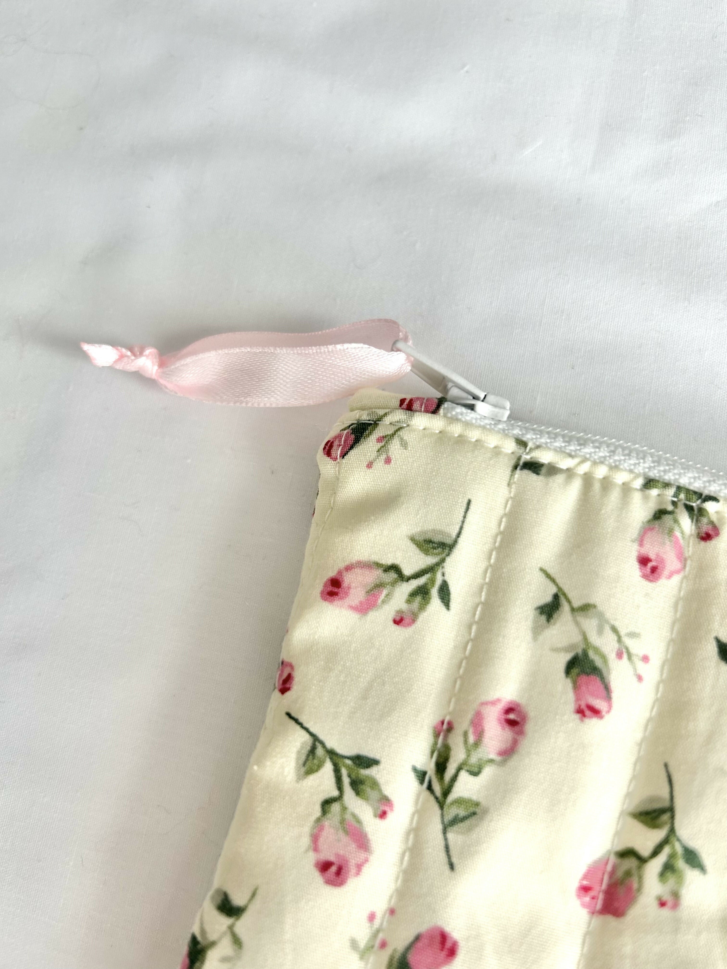Cream Tulip Floral Quilted Coin Purse / Card Holder
