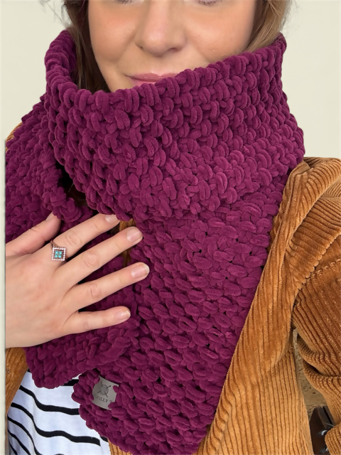 REGULAR LENGTH , SKINNY, LUX VELVET- CHENILLE, CHUNKY & STRETCHY SCARF - BURGUNDY