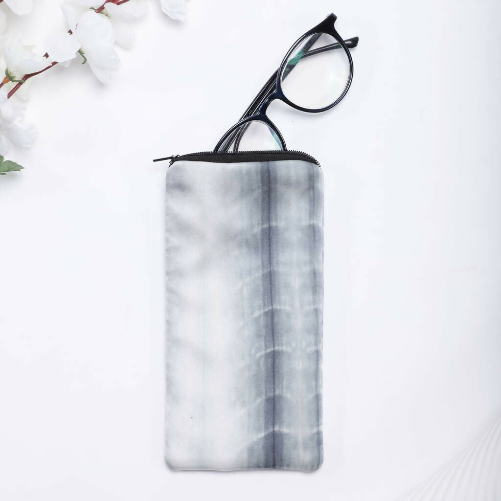 original_100-silk-glasses-case-tie-and-dye-grey