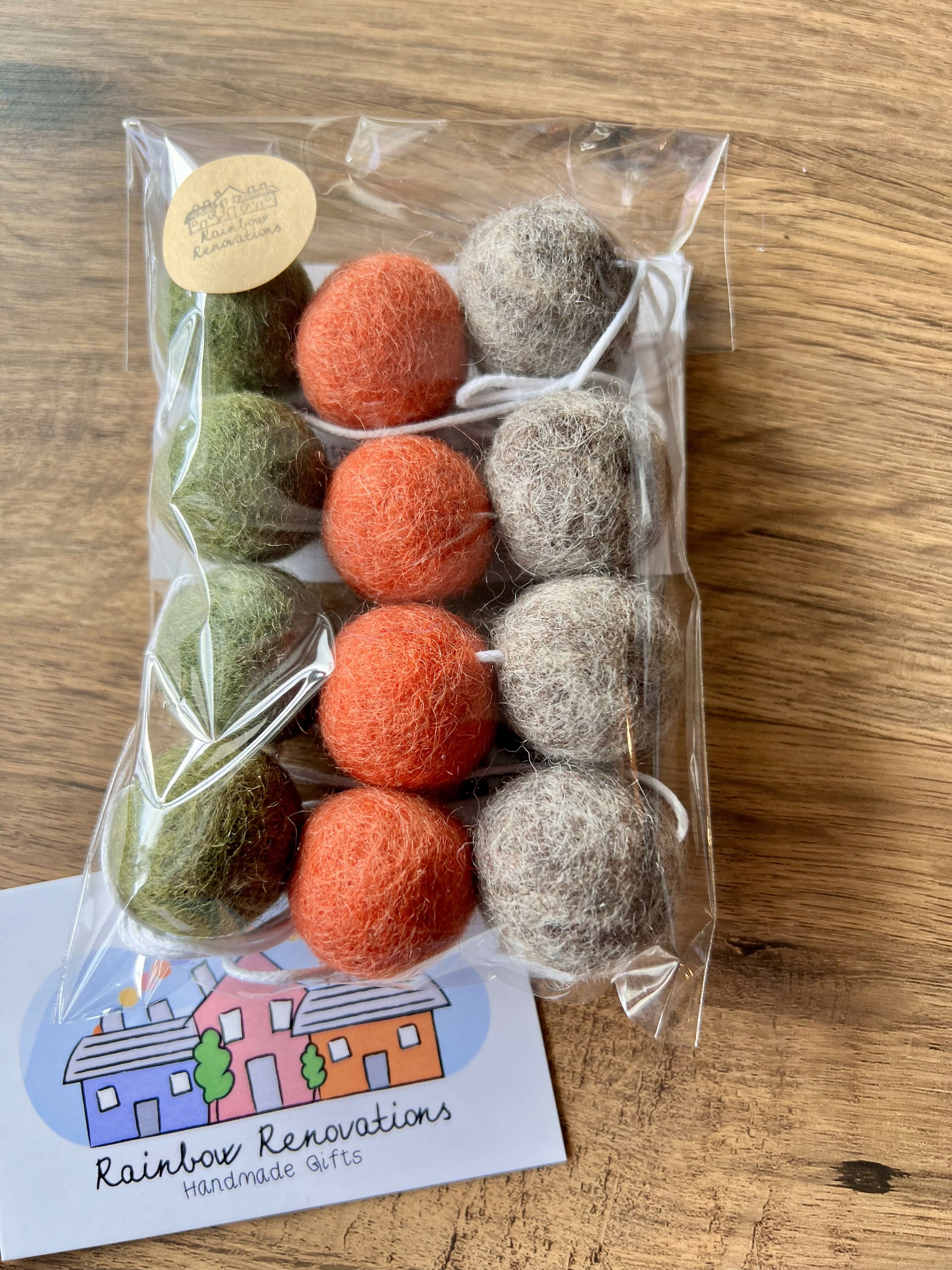 Feltball Garland (12 feltballs)