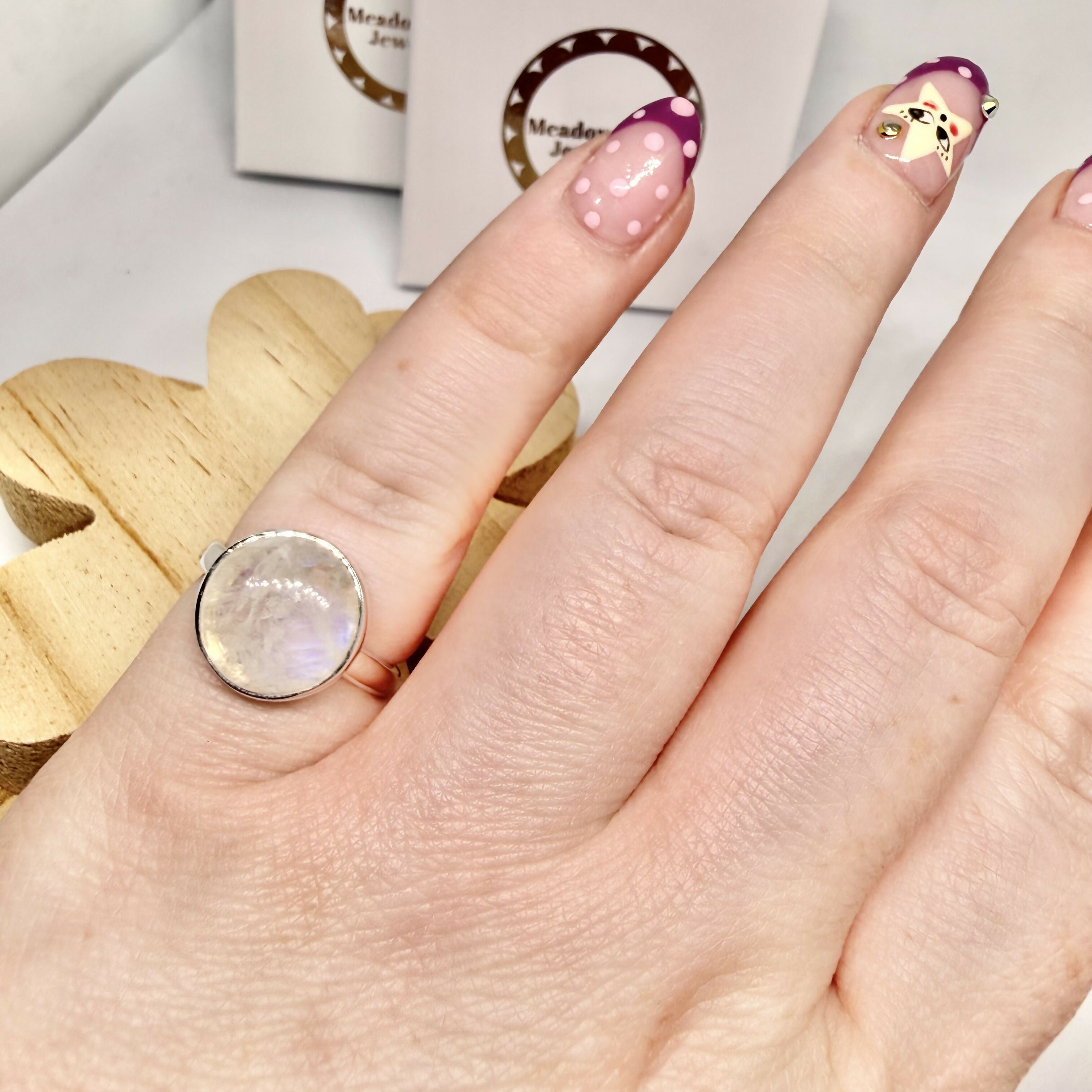 WHITE MOONSTONE RING SIZE N