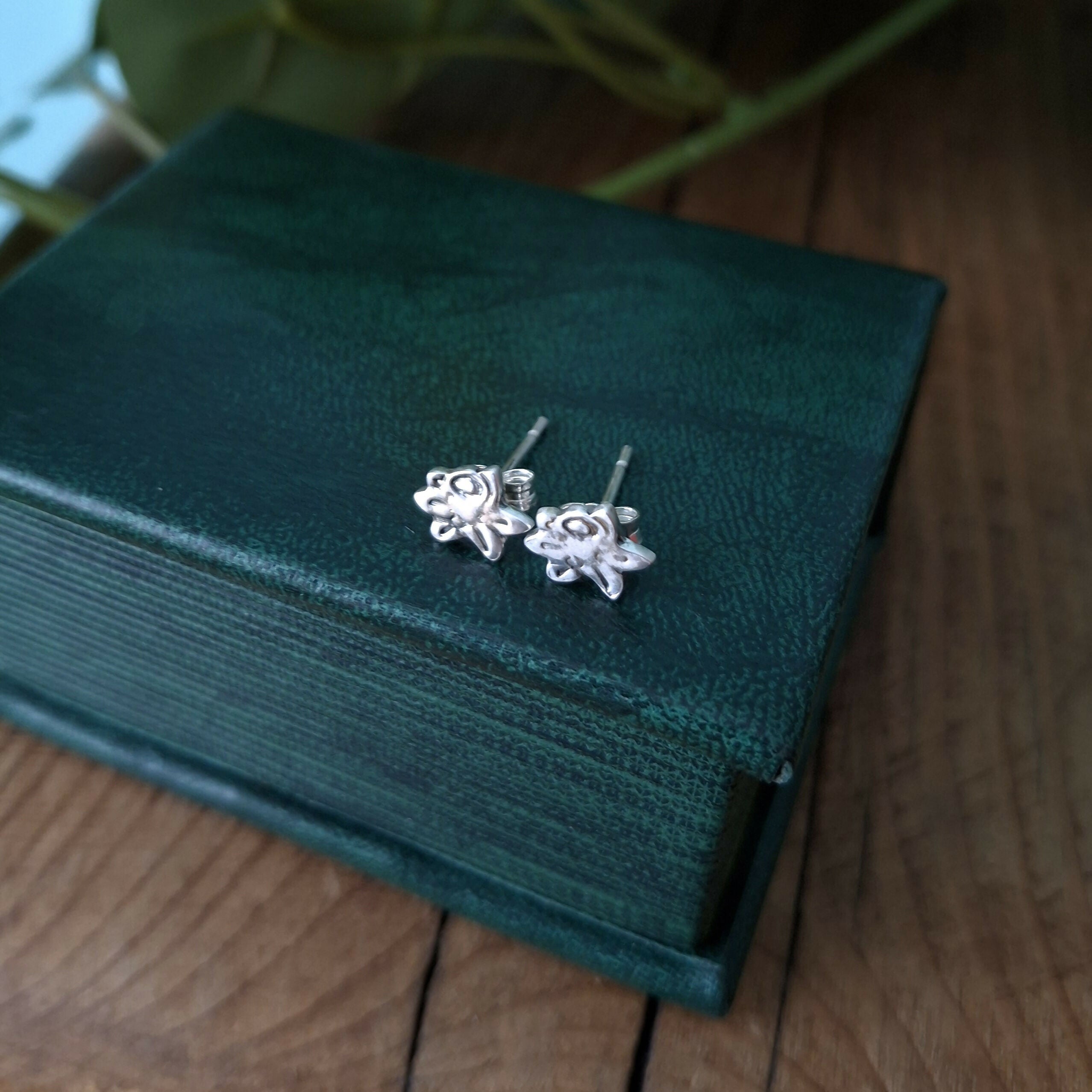 Handmade Daffodil Silver Studs
