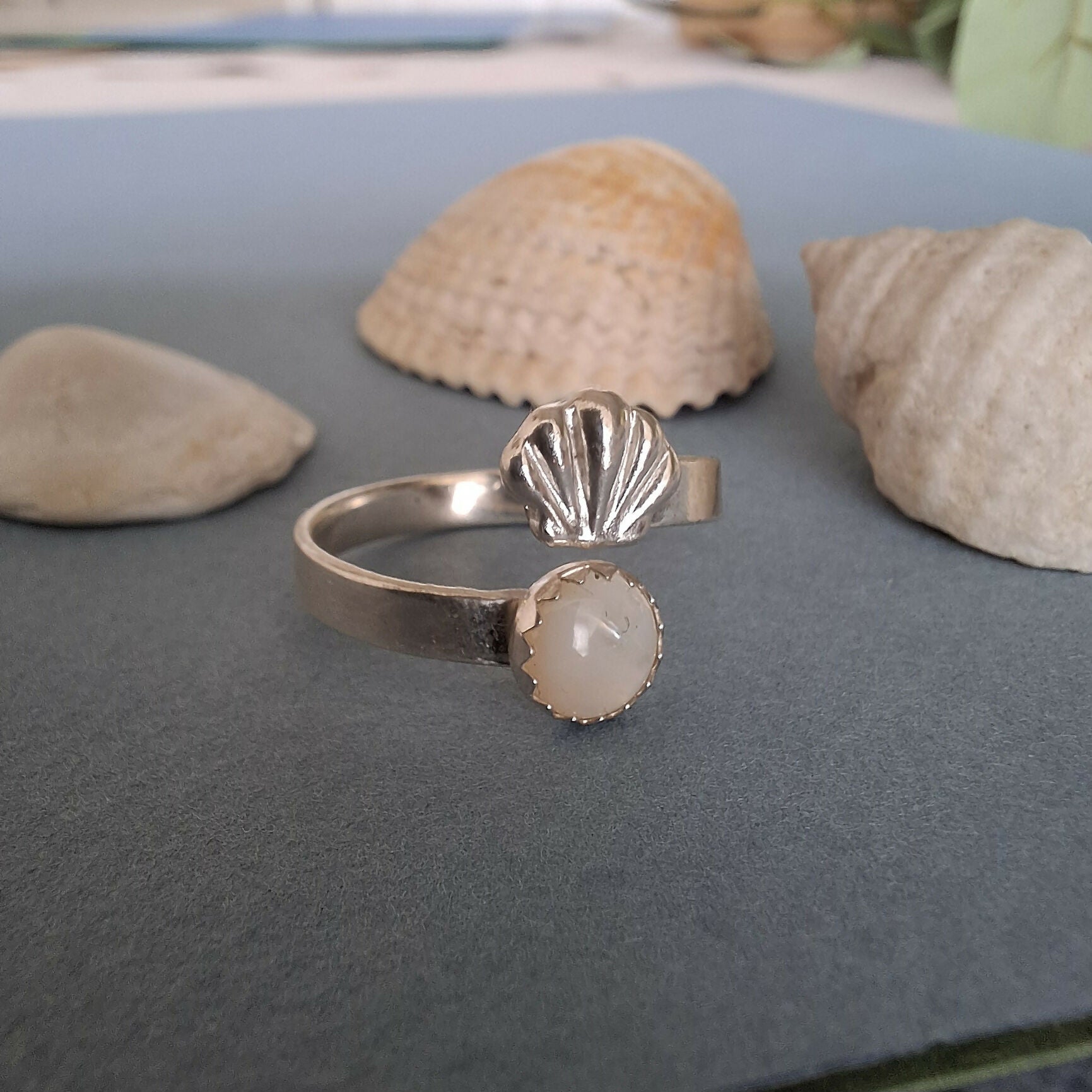 Handmade Adjustable Mother of Pearl And Silver Size Q