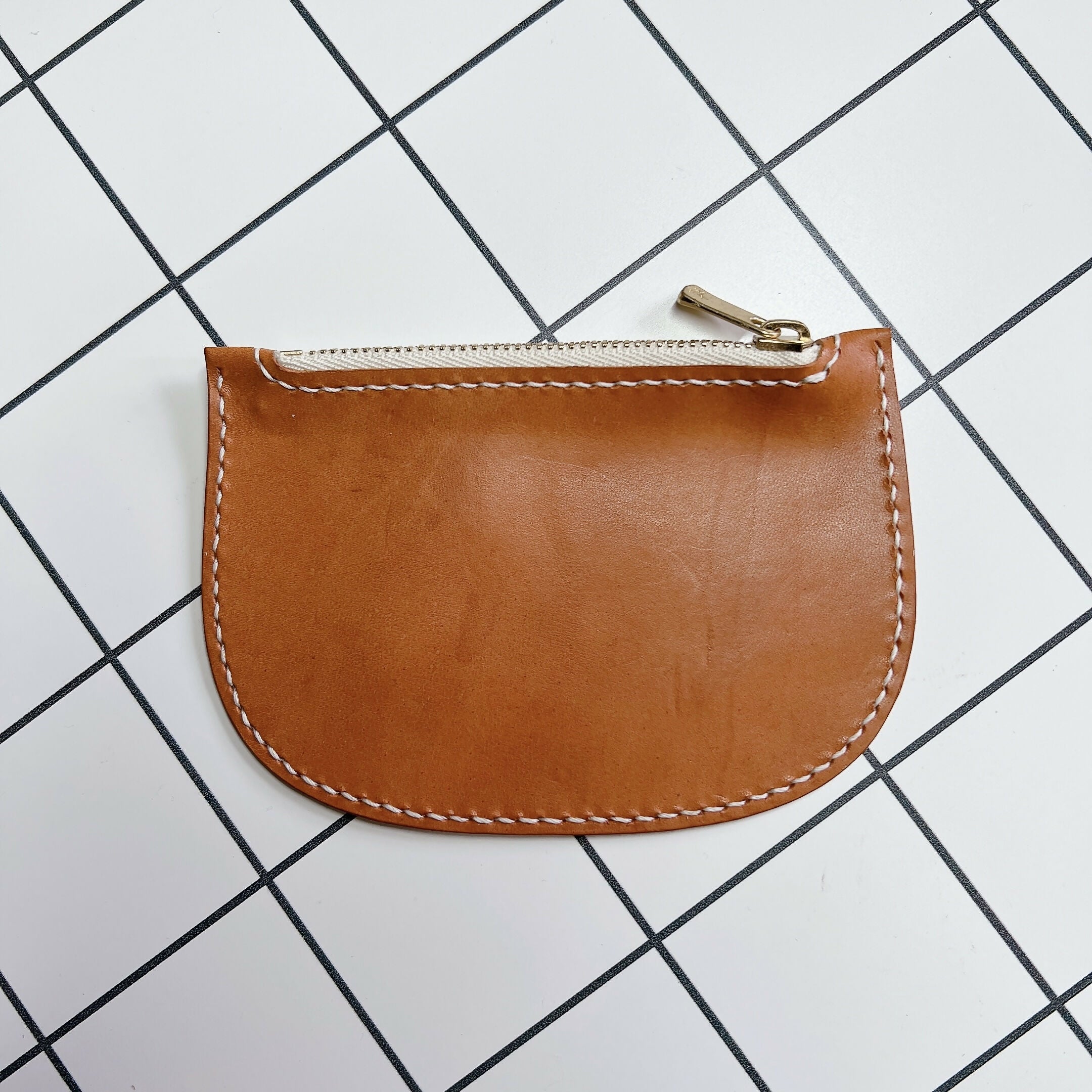Dirty Brown Zippered Arc Leather Coin Purse