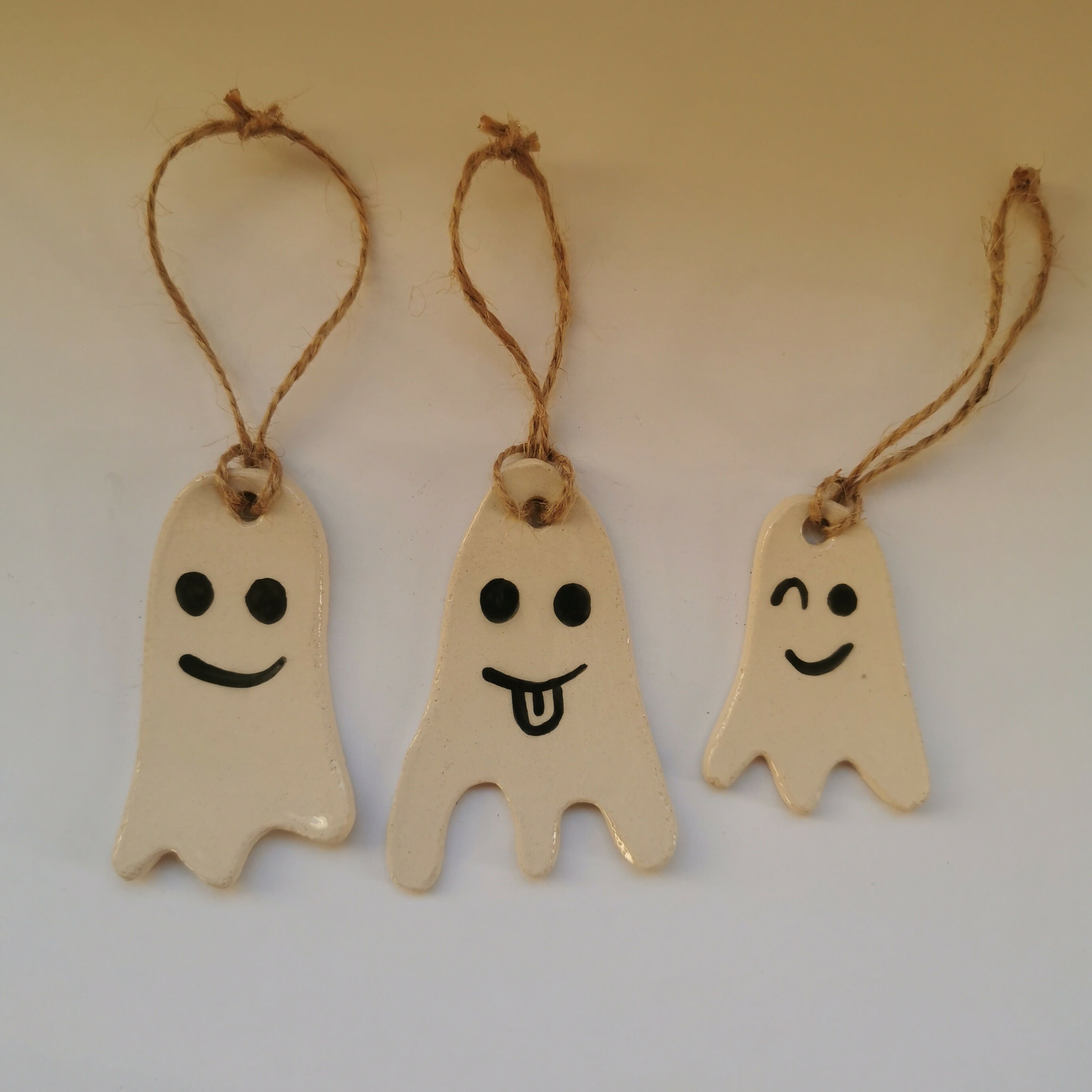 Hanging Ghost - Twine