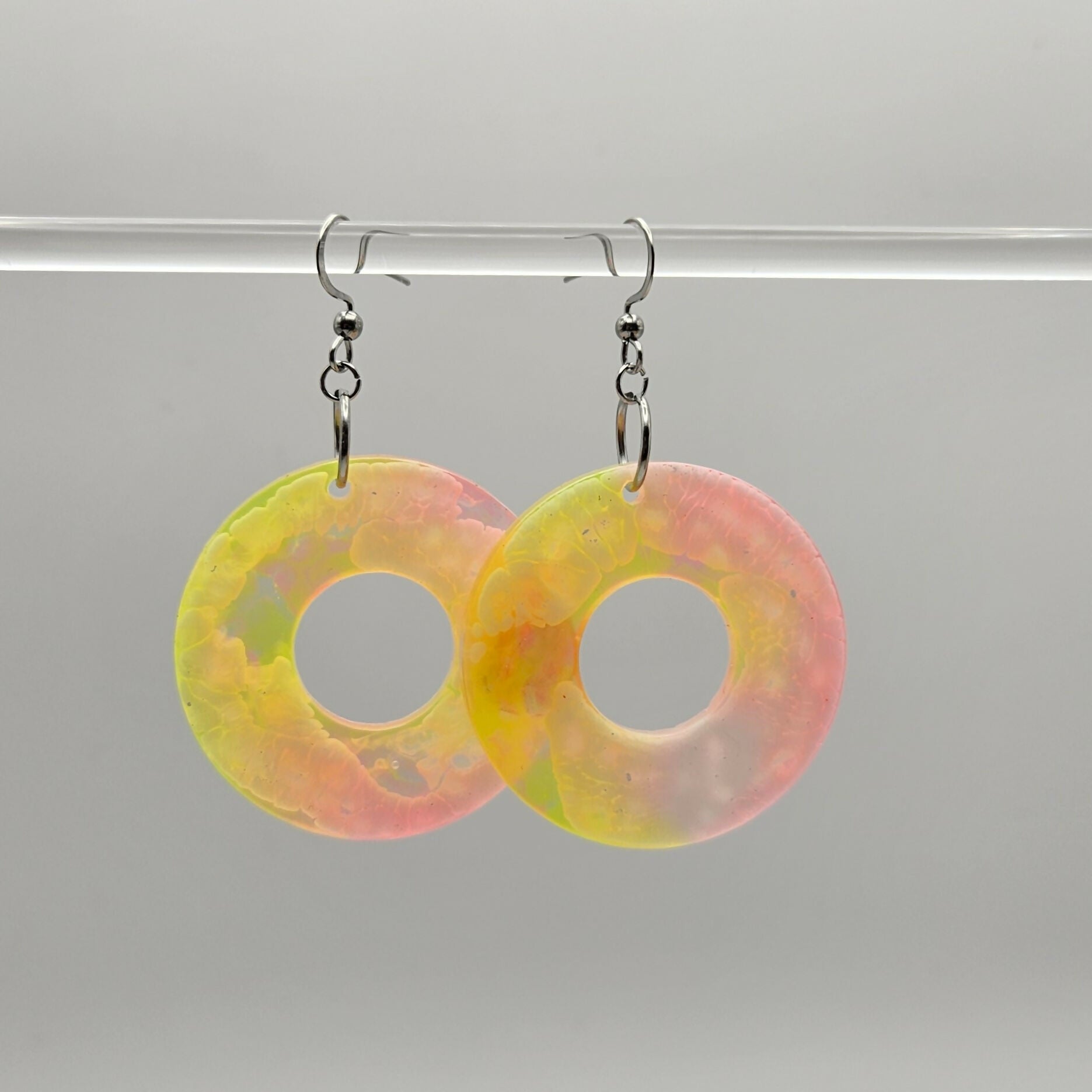 FUN HOOP RESIN EARRINGS