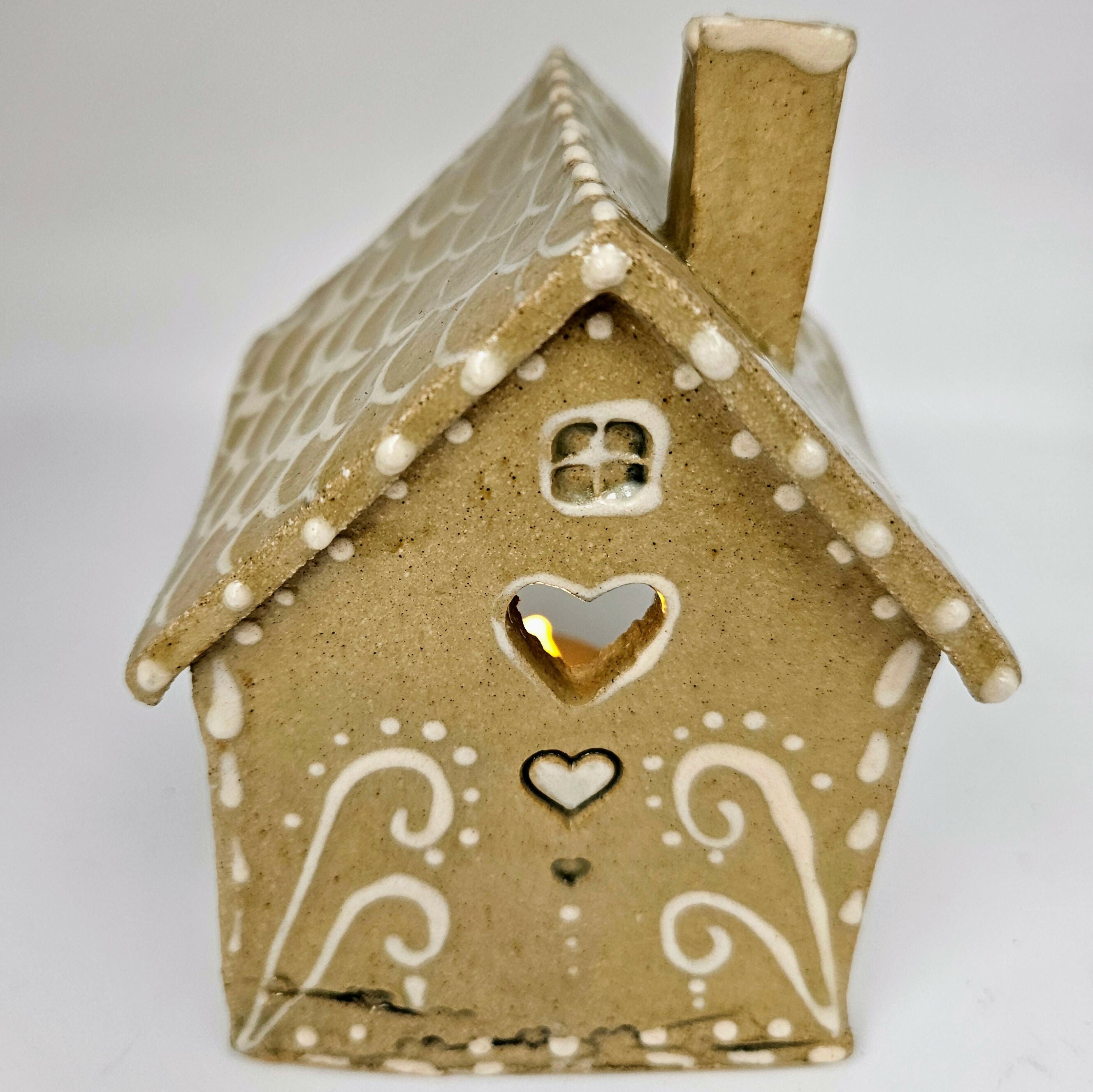 CHARMING CERAMIC GINGERBREAD TEA LIGHT HOUSE