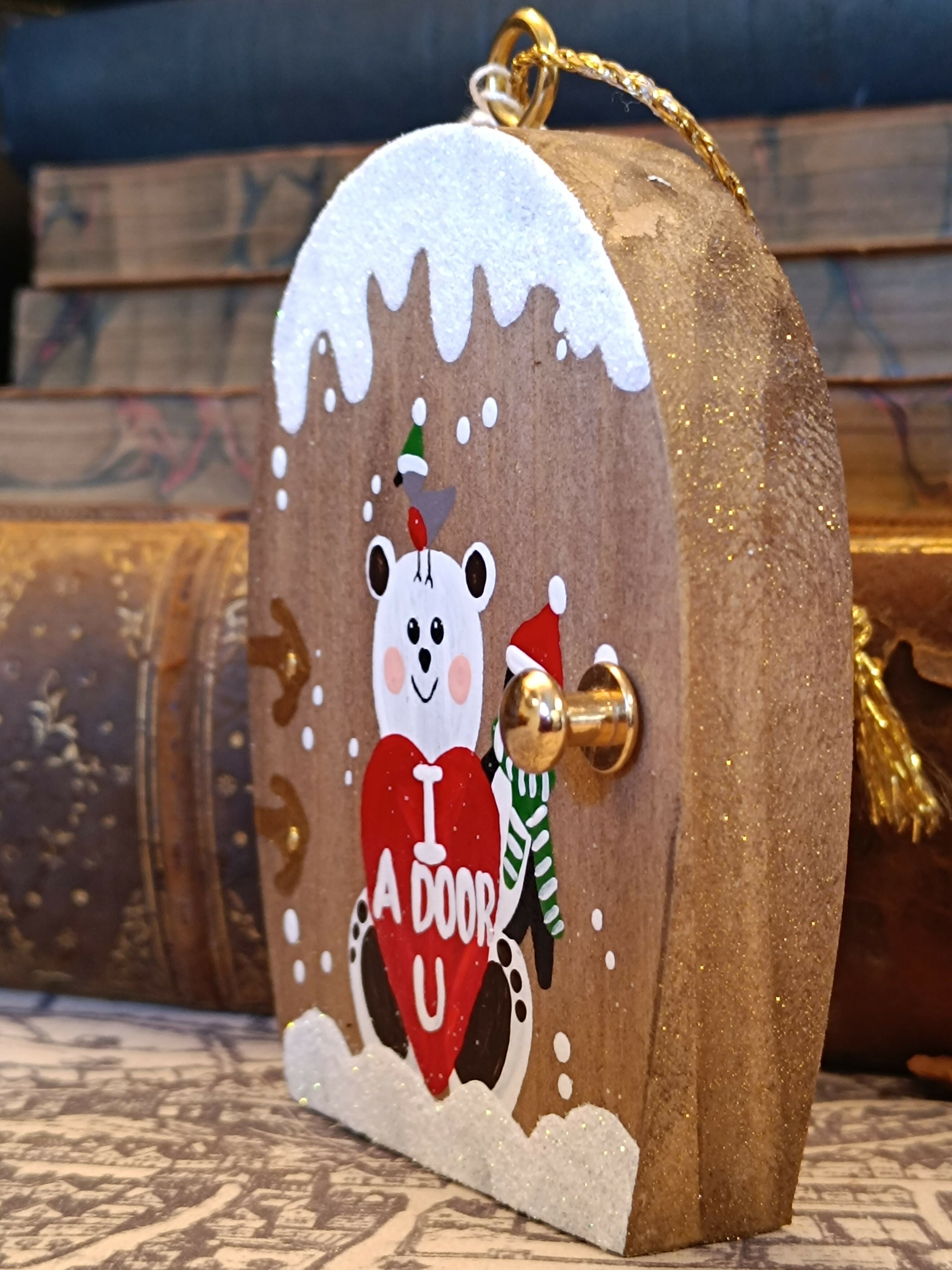 Handmade Wooden Polar Bear Door Ornament – "I A-DOOR U" Cute Christmas Tree Decoration & Romantic Holiday Keepsake Gift