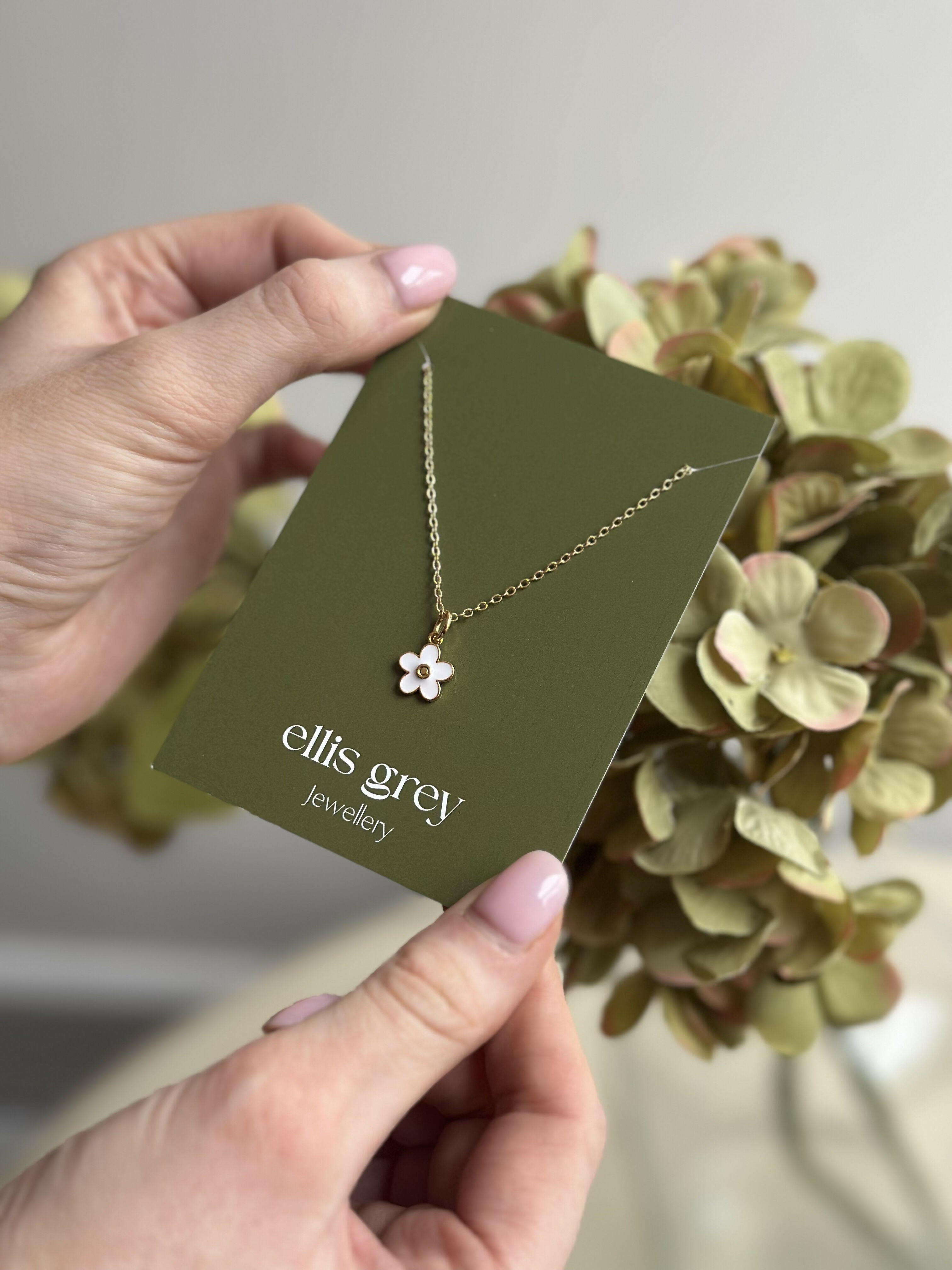 18k Gold Enamel Daisy Necklace