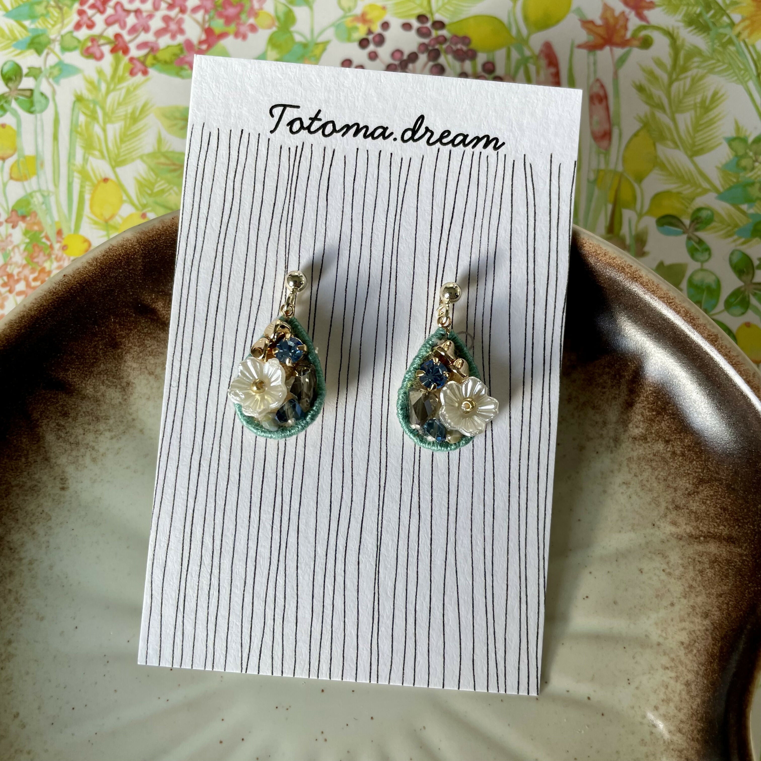 Pendant Crystal Embroidery Earrings (Waterdrop)