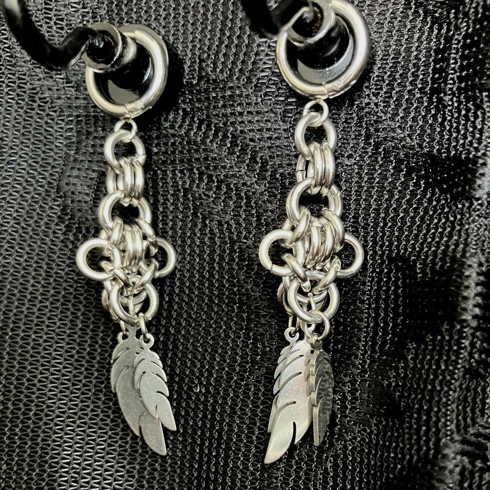 CHAINMAIL FEATHER EARRINGS - STAINLESS STEEL