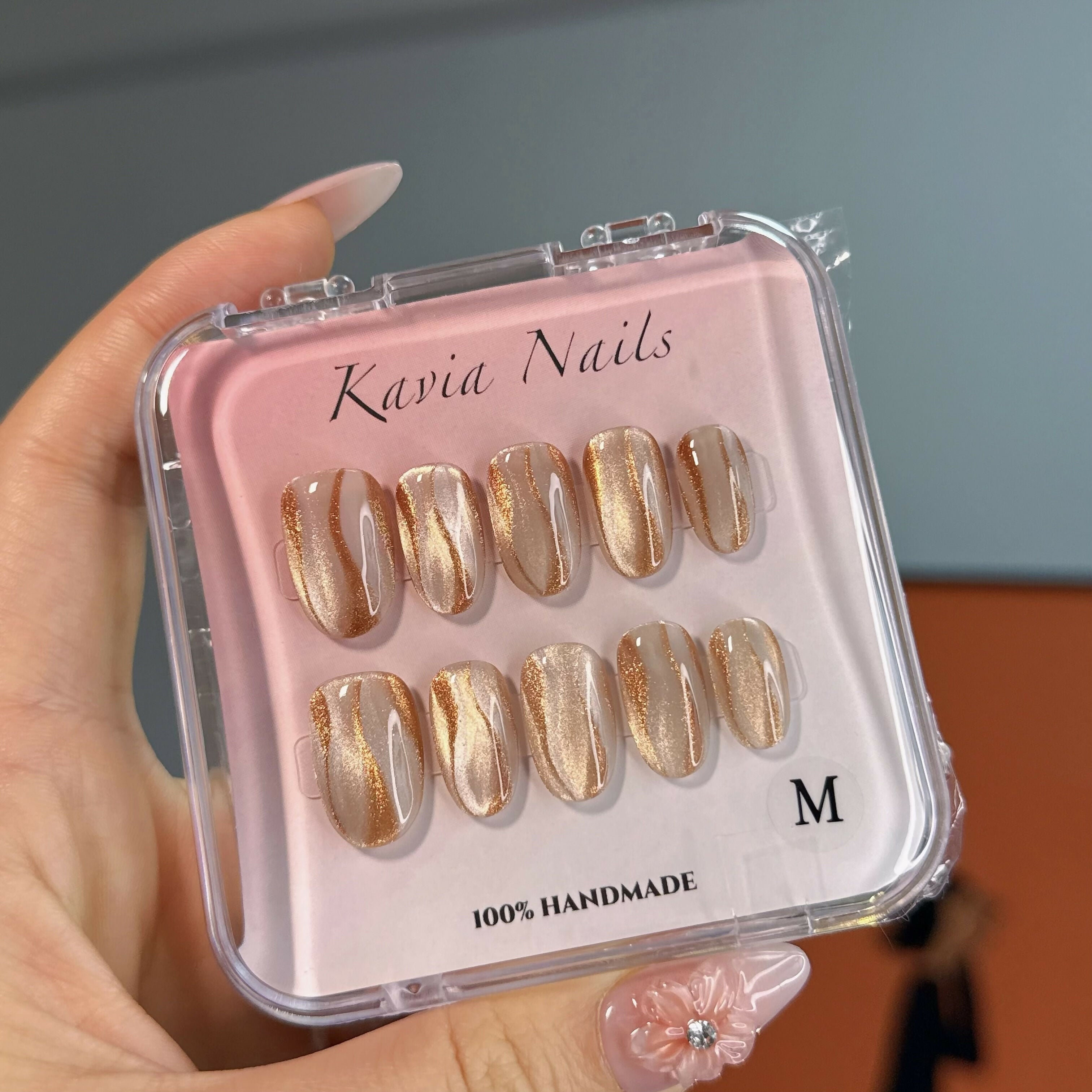 Flowing Gold Sand - Handmade press-on nails