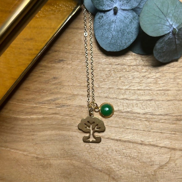 Lovely Gold Plated Tree & Green Agate Pendant Necklace