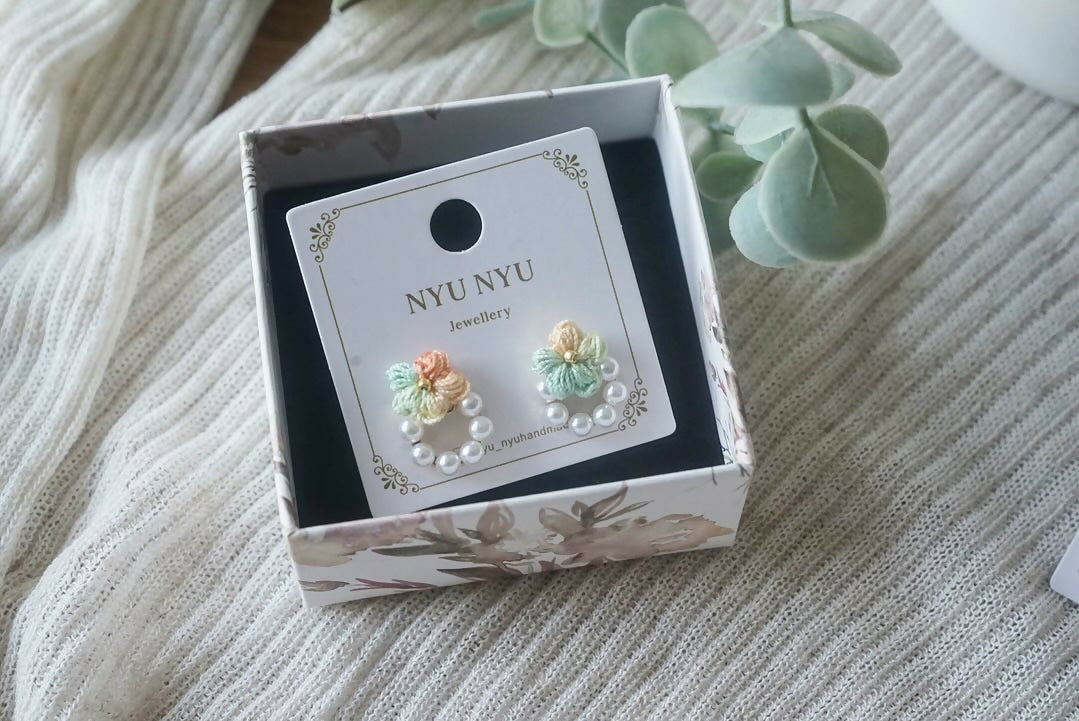 Single Flower Pearl Stud Earrings