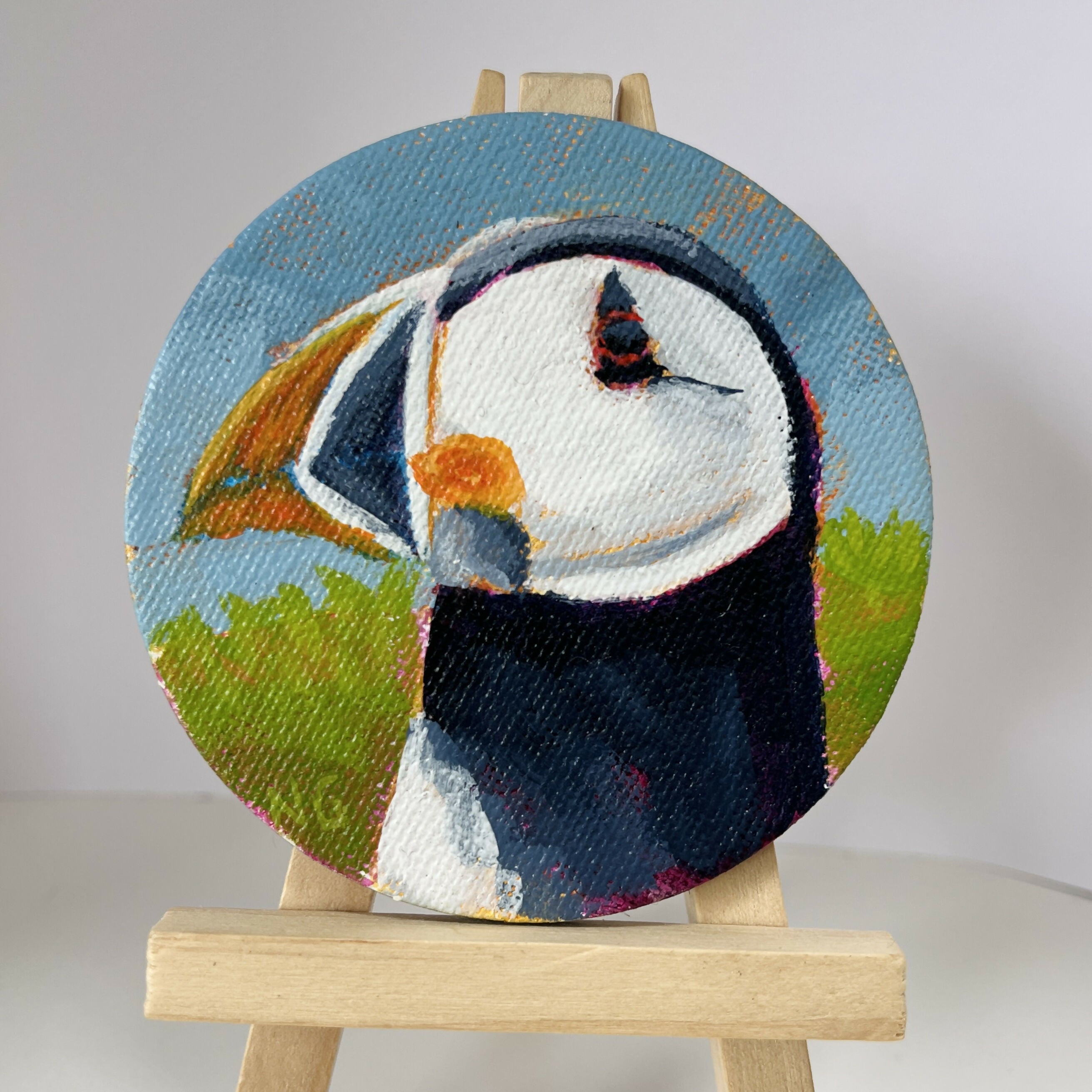 Hand Painted Puffin Head Circular Mini Canvas Magnet