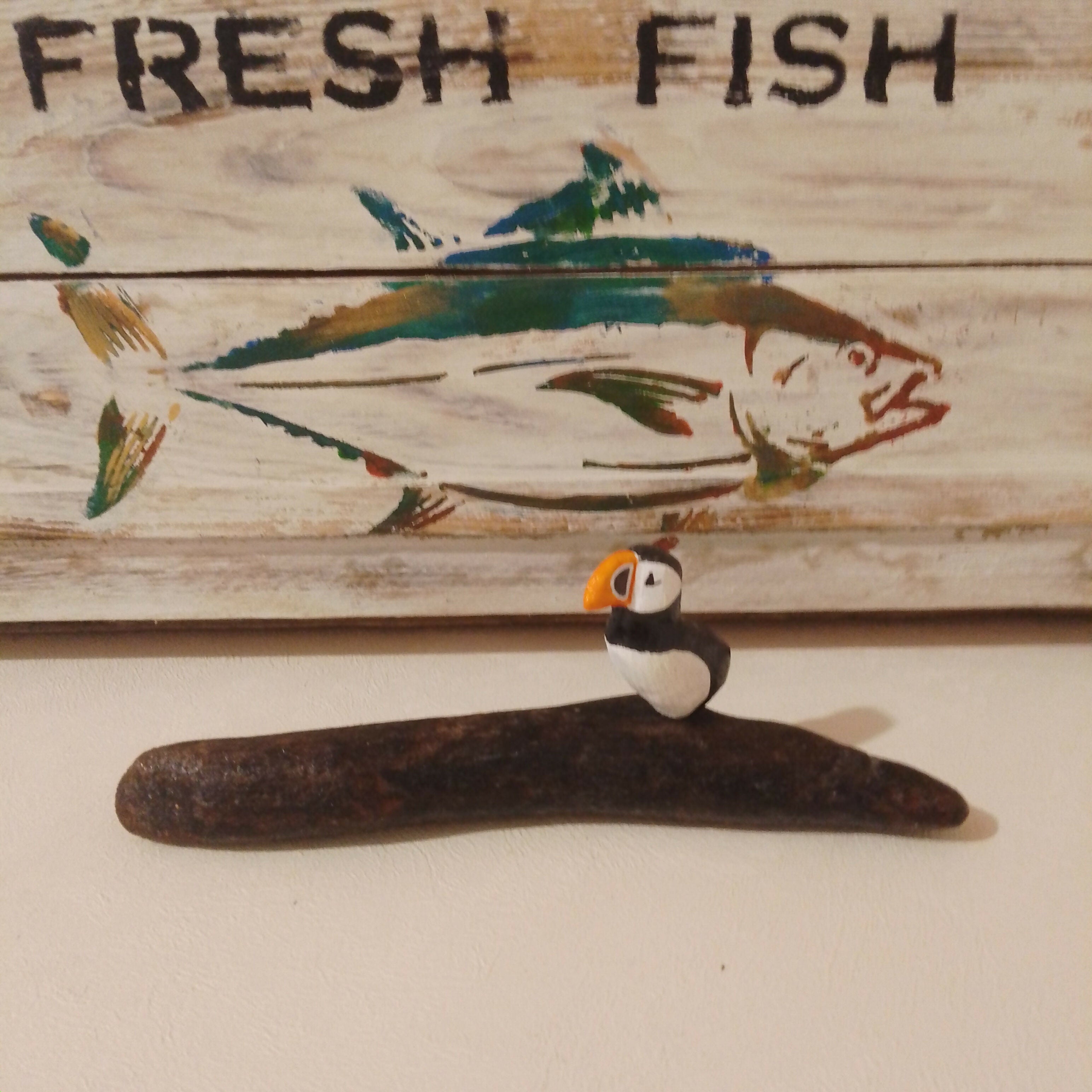 Single Puffin On Wood, No Legs