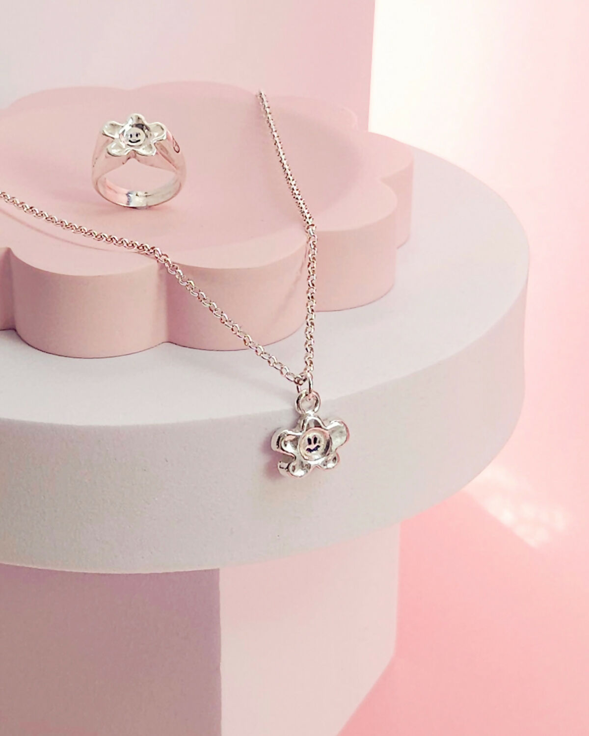 Groovy Bloom Necklace