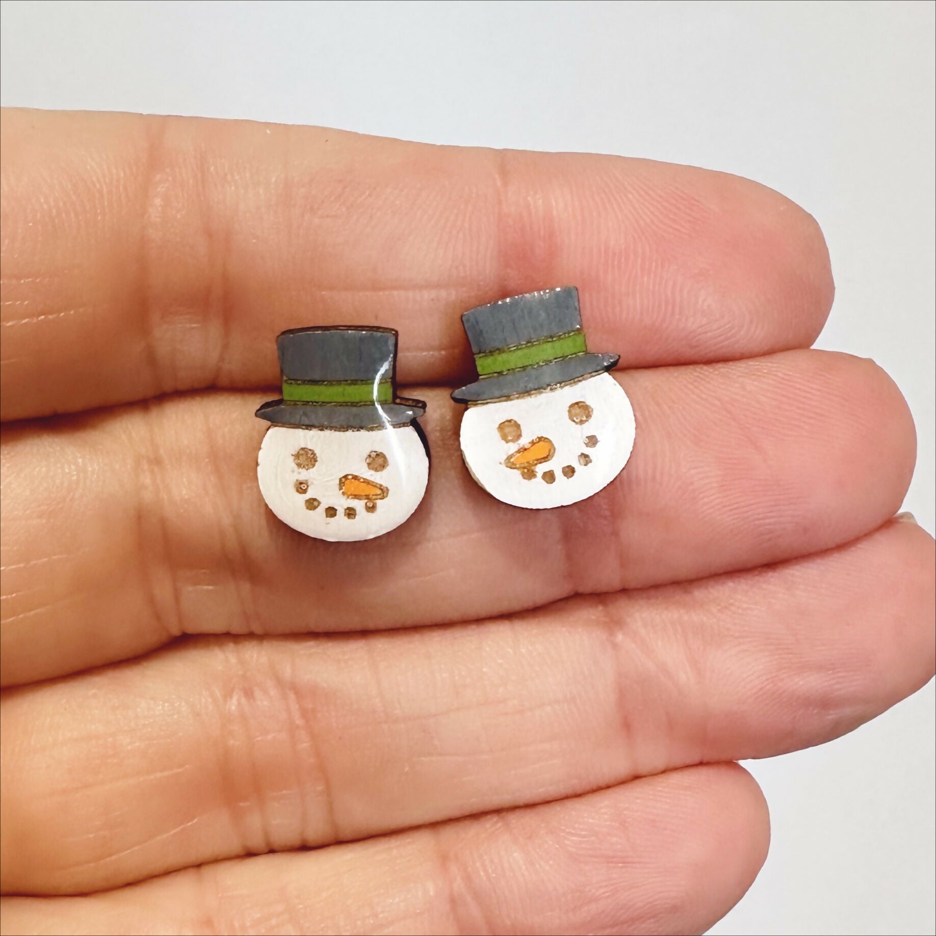 Snowman Studs