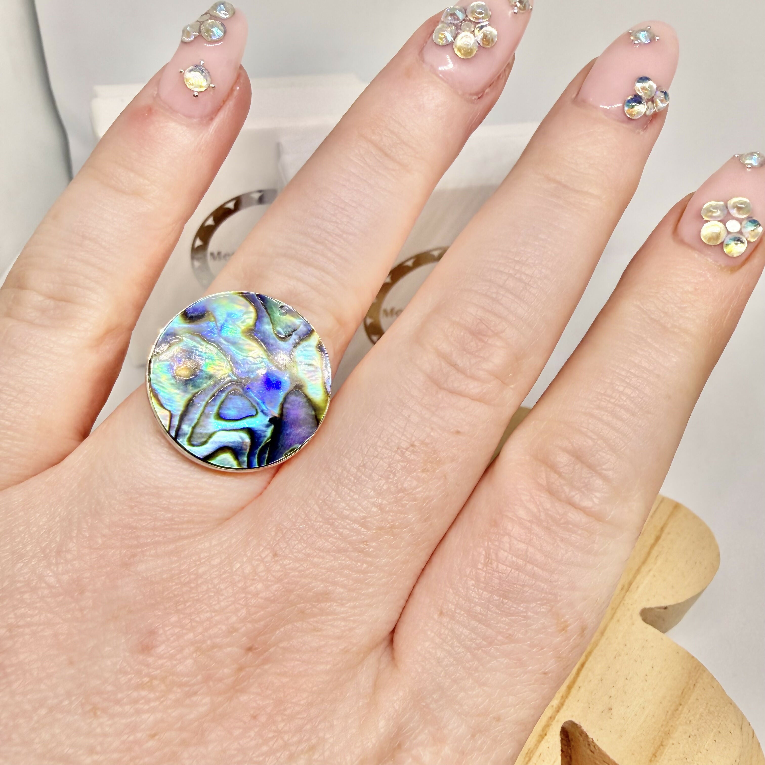 ABALONE ROUND RING SIZE N