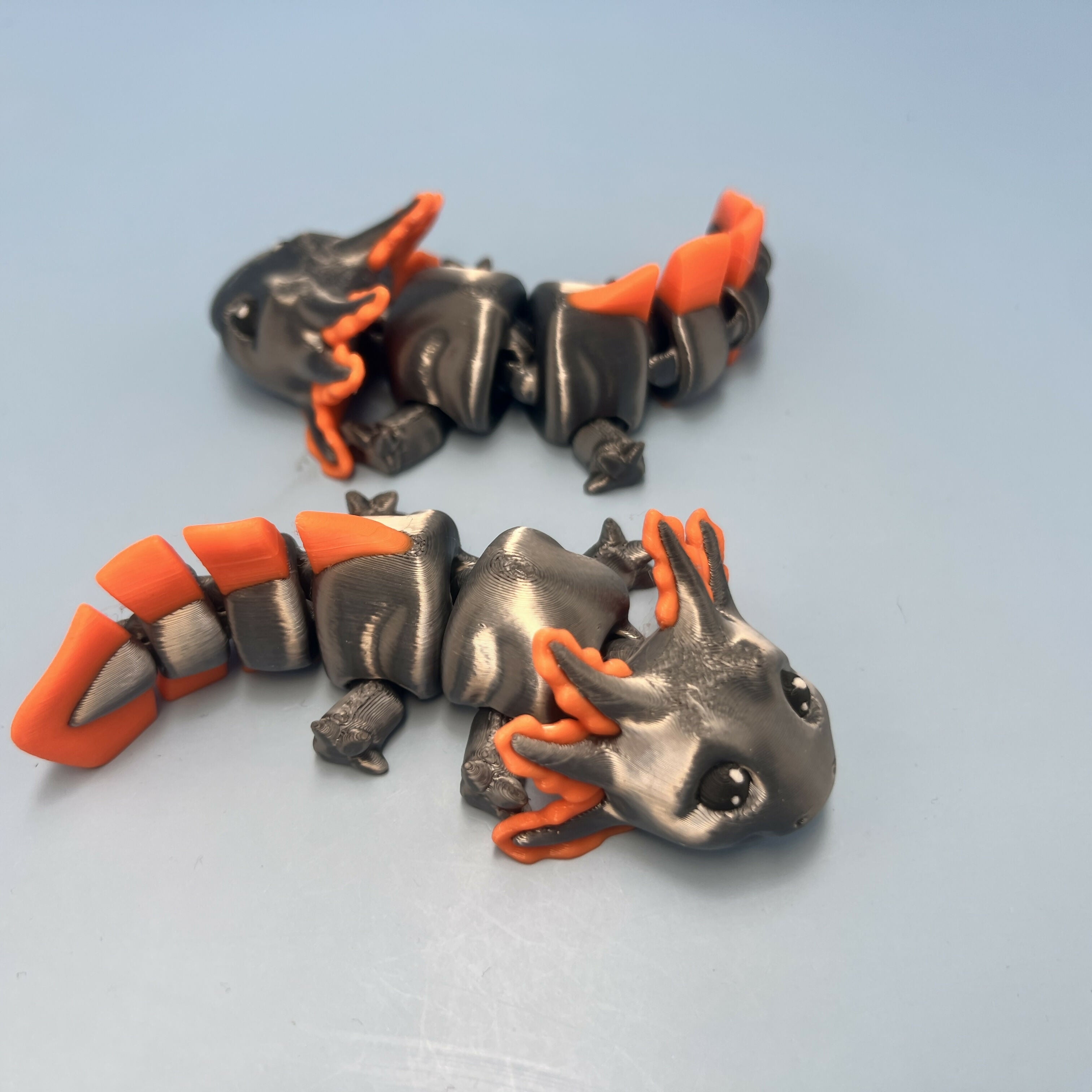 3D Printed SMALL: Articulated Sensory Fidget Animals friends Axolotl (Metalic Black/Orange) 11cm