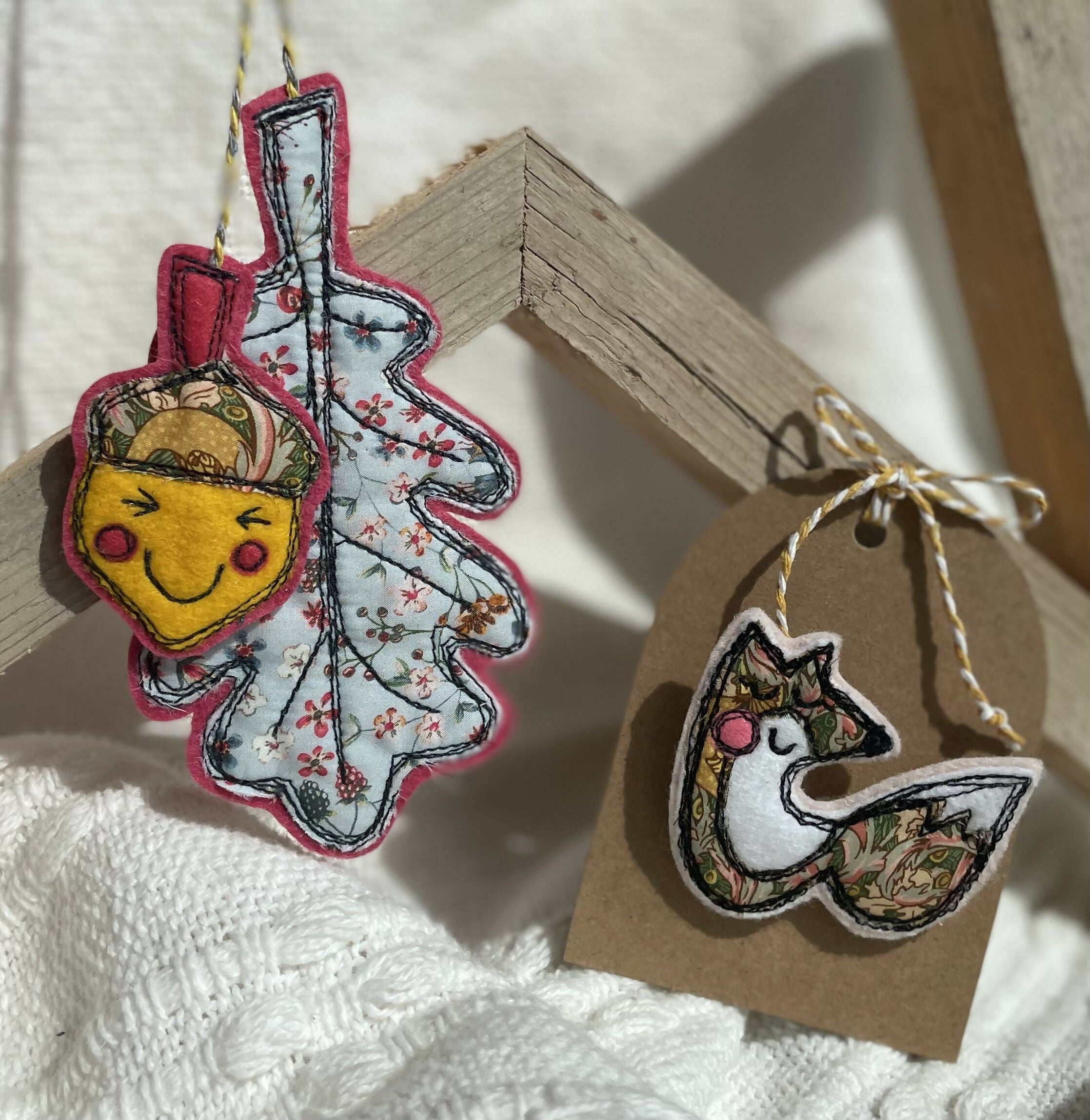 Liberty leaf and acorn decoration