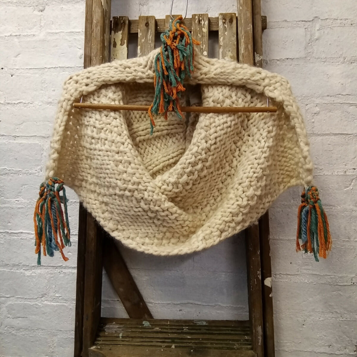 PEOKO HAND KNITTED NECK WARMER