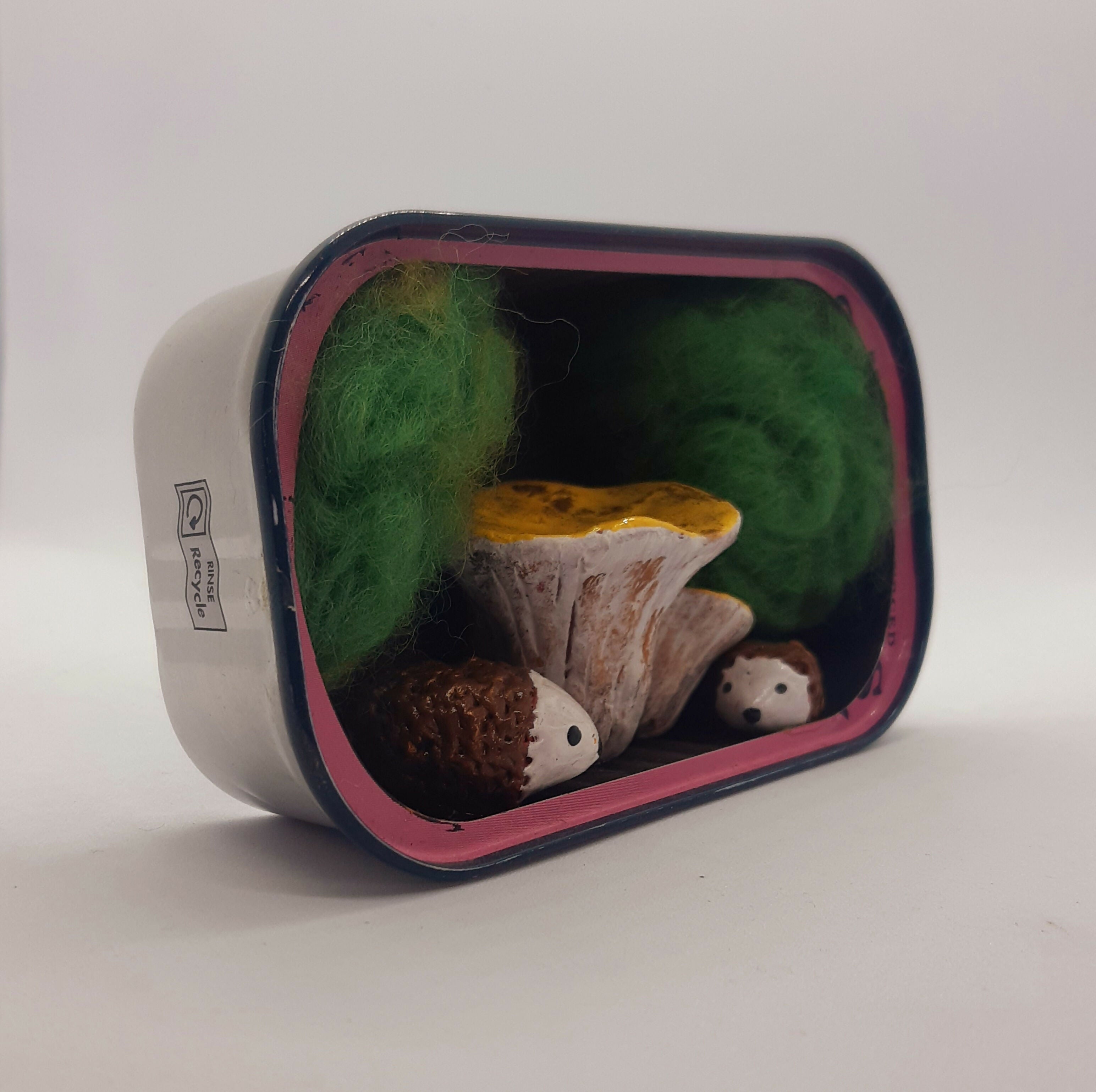 Toadstool and Hedgehog Diorama Desk Pet/Buddy Tin