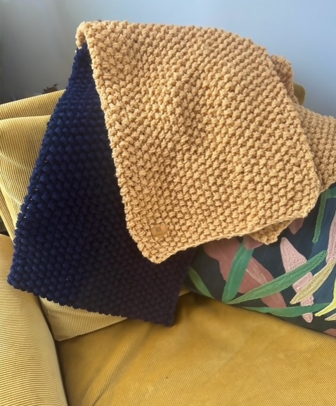 EXTRA LARGE, STRIPY, UNISEX, COSY 2-COLOUR SCARF (NAVY & BUTTERCREAM)