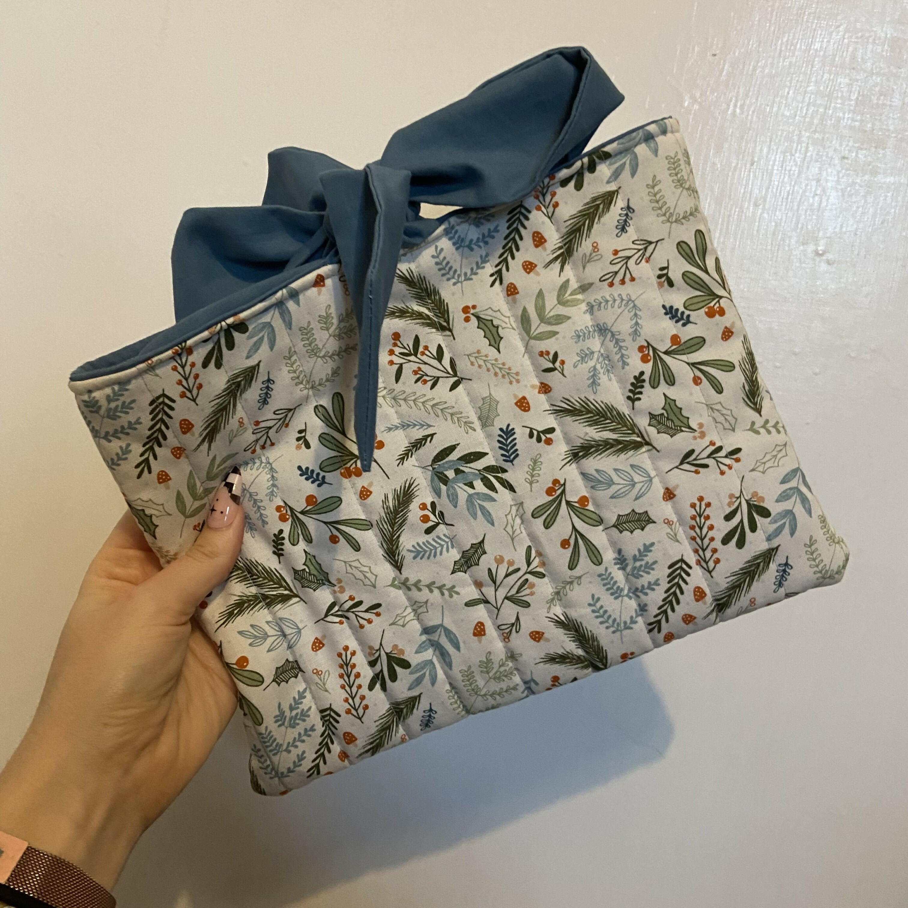 Festive Foliage Book Pouch